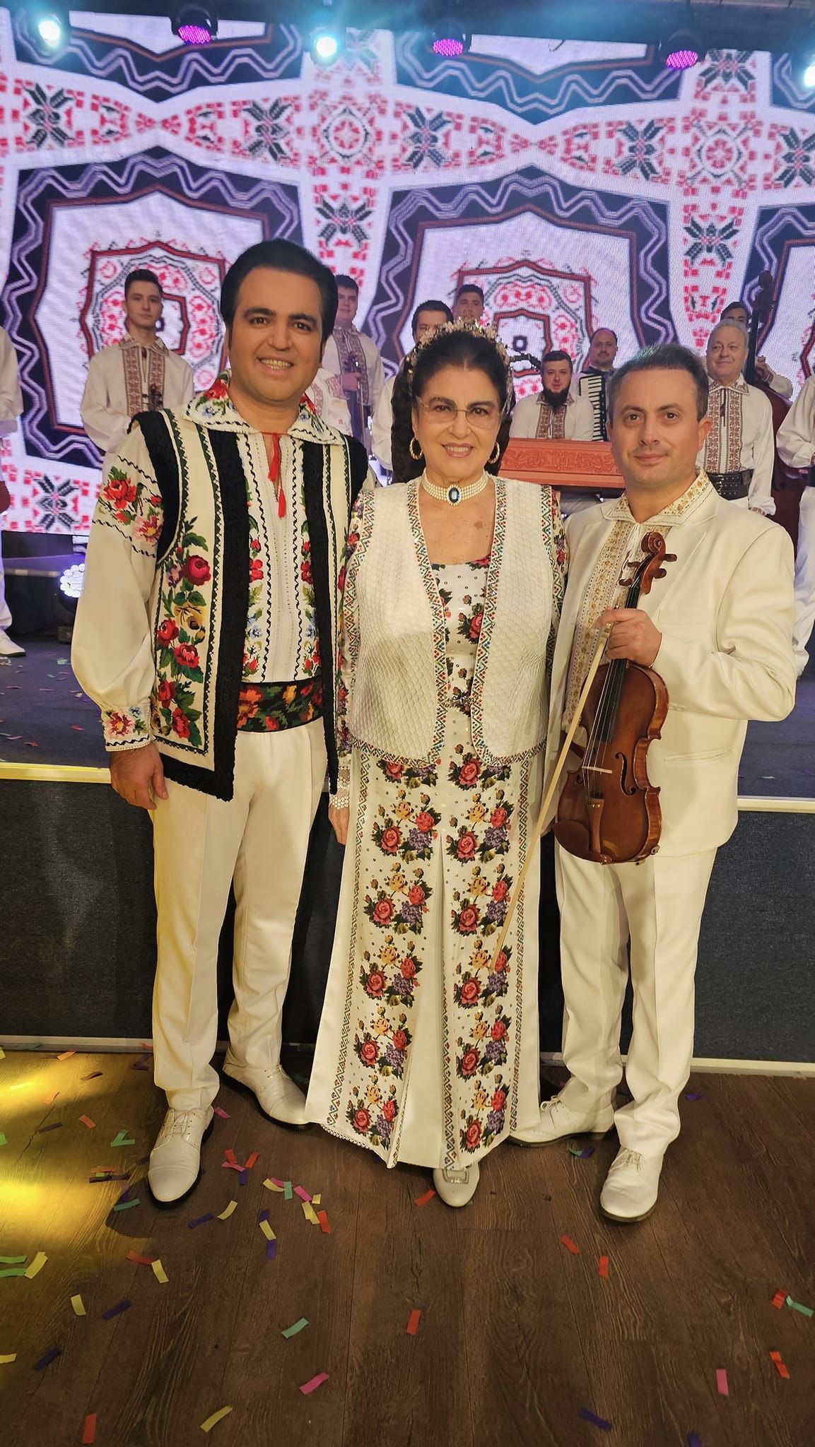 Altar de lumânări în blocul unde a trăit fiica lui Igor Cuciuc. Când va fi înmormântată Andreea