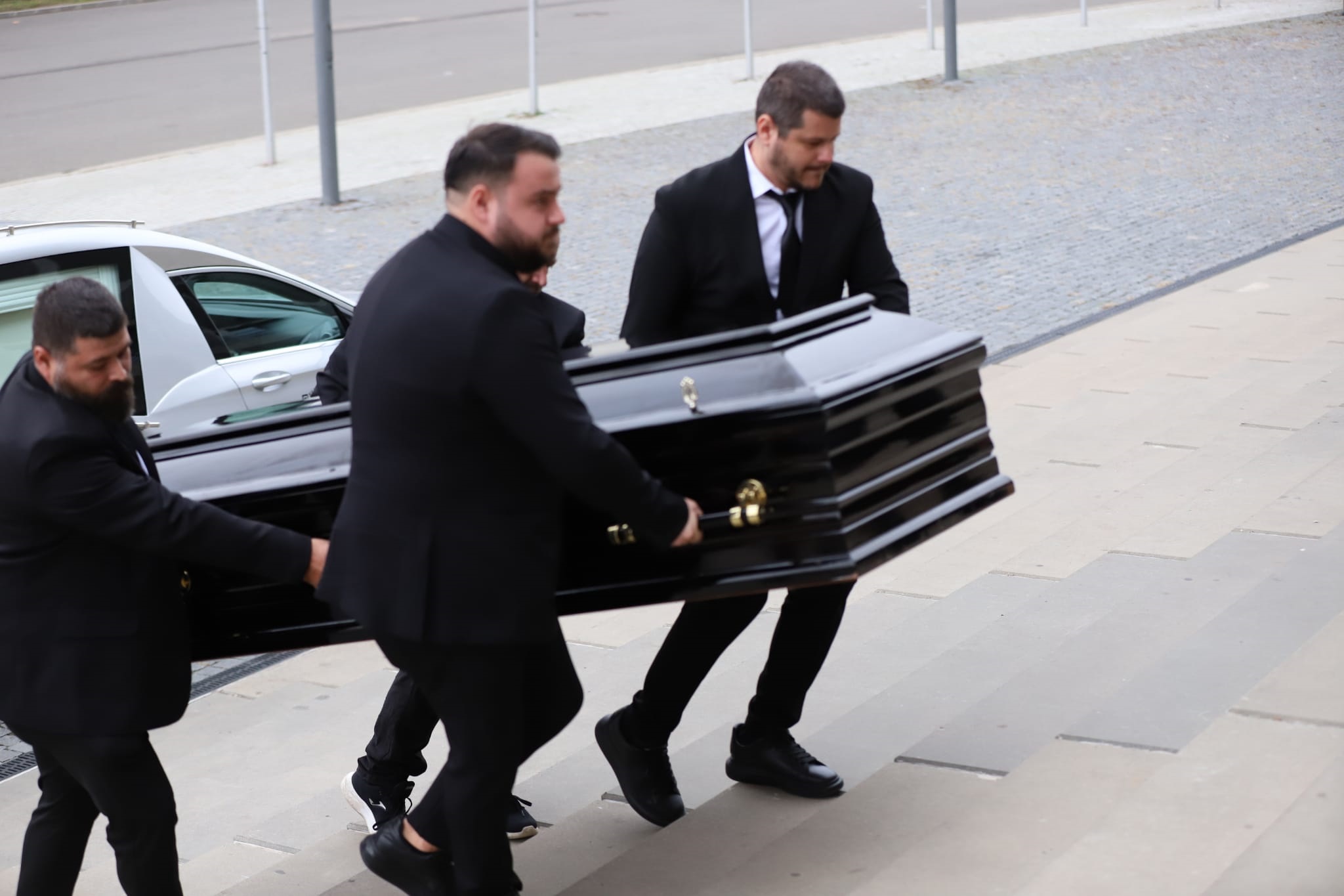 Primele imagini de la Arena Națională. Sicriul cu Helmut Duckadam a ajuns la sectorul VIP