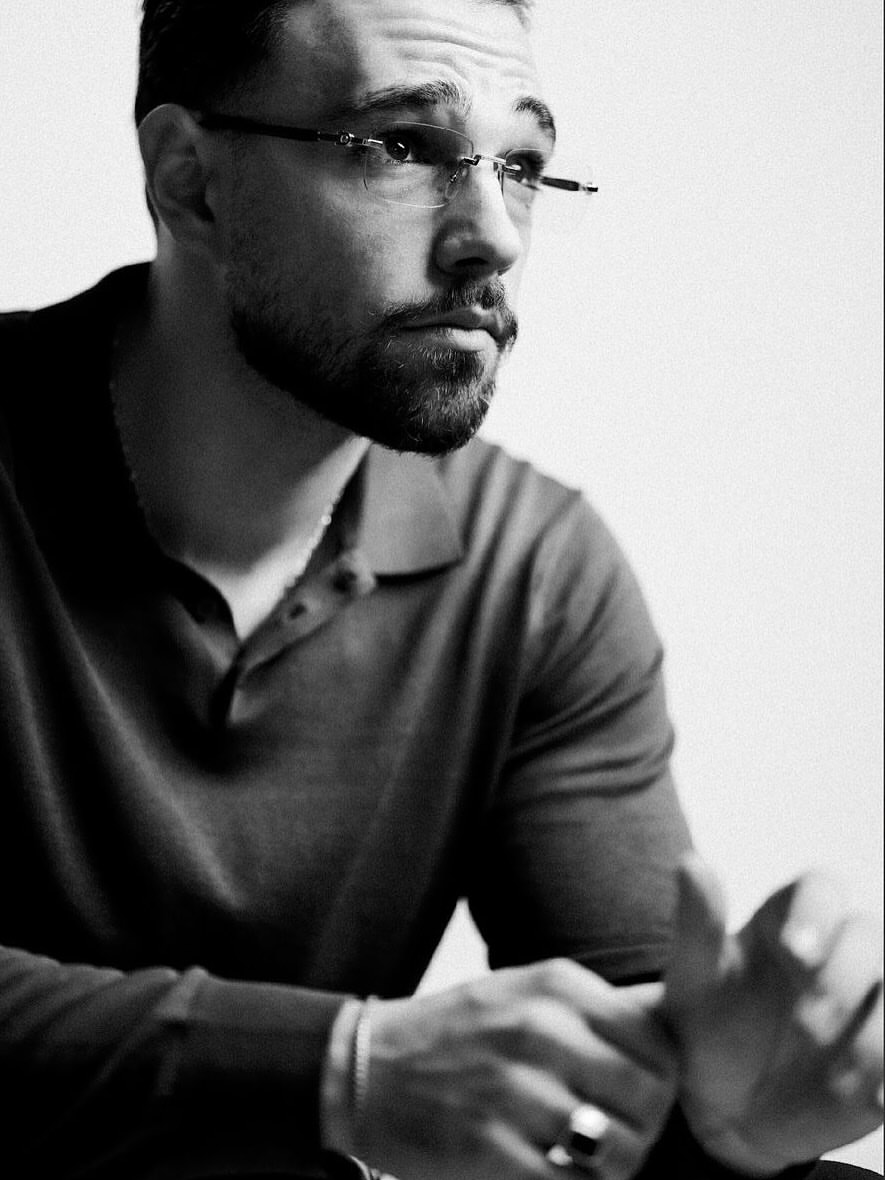 Andrew Barabancea ar putea fi jurat într-o emisiune TV: „Am primit propuneri”. În ce relații a rămas cu Naomi Hedman după despărțire
