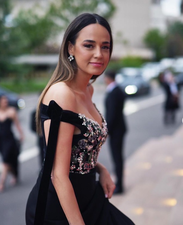 Corsetul purtat de Andreea Raicu la Premiile Gopo 2024 a fost realizat din piesele unui calculator: „Deșeurile sunt resurse, nu gunoi”