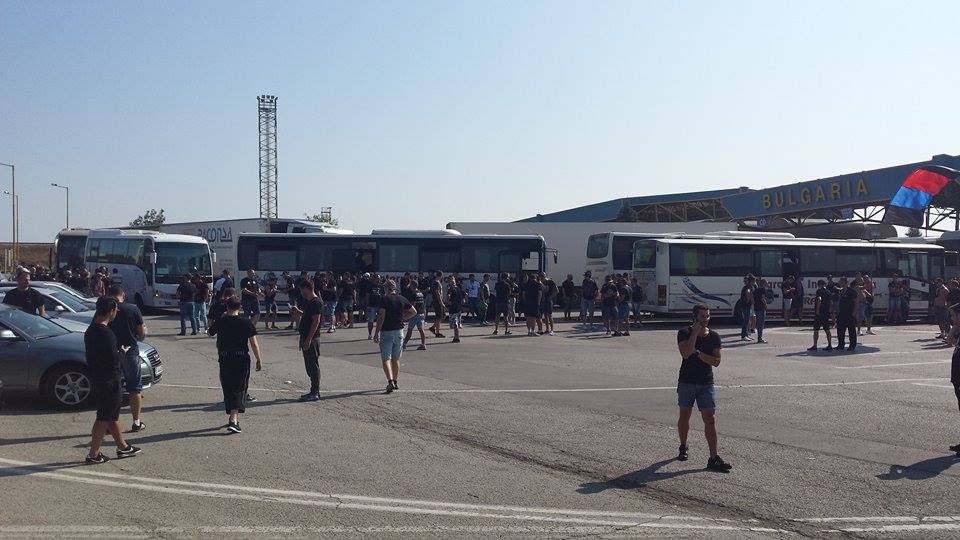 EXCLUSIV / A început RĂZBOIUL. Fanii stelişti s-au bătut cu poliţiştii bulgari! 