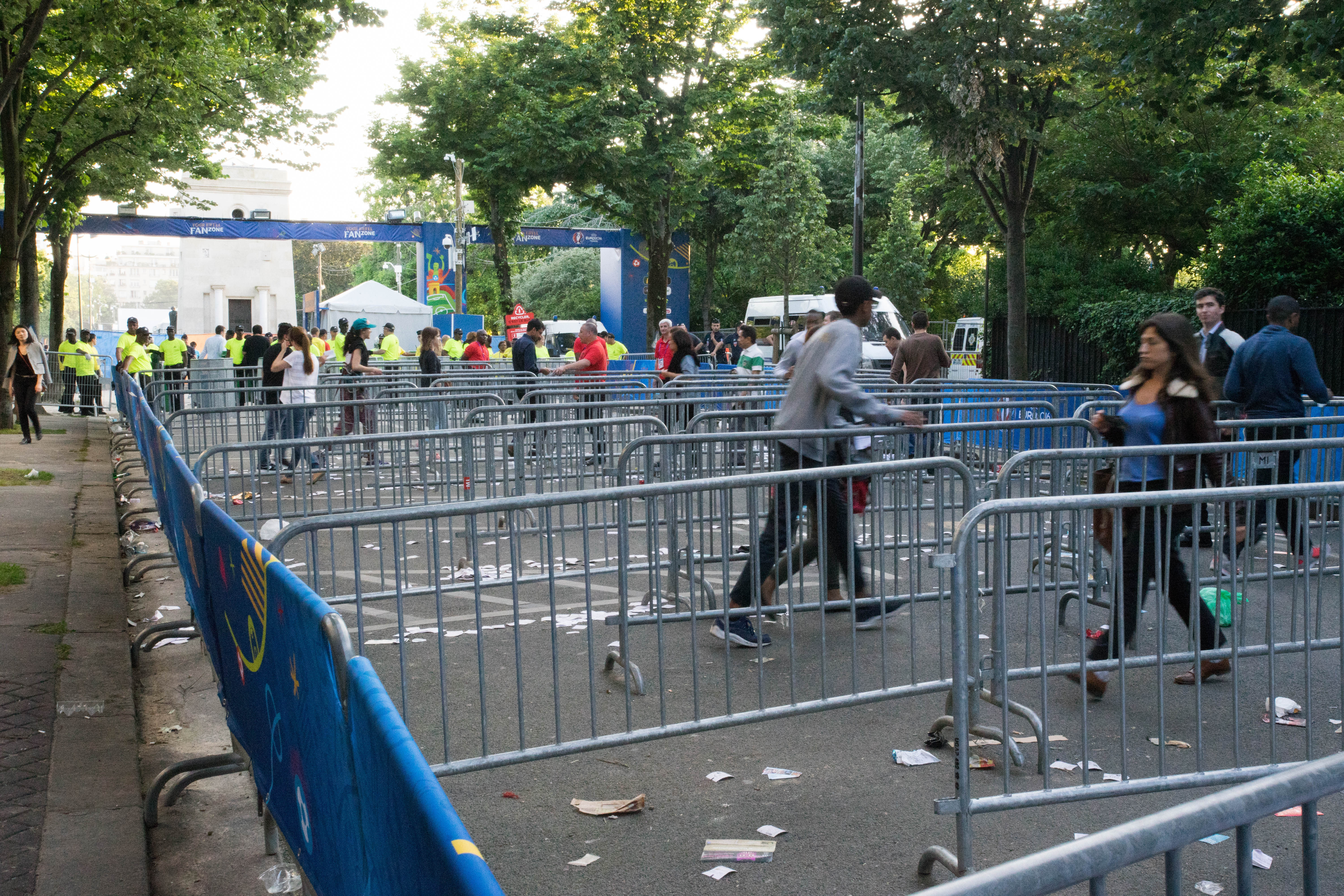 Euro 2016. ”Libertatea” a fost la fan-zonul uriaș din Paris, deschis cu un concert David Guetta, în prezența a zeci de mii de oameni. Securitate strictă / GALERIE FOTO și VIDEO