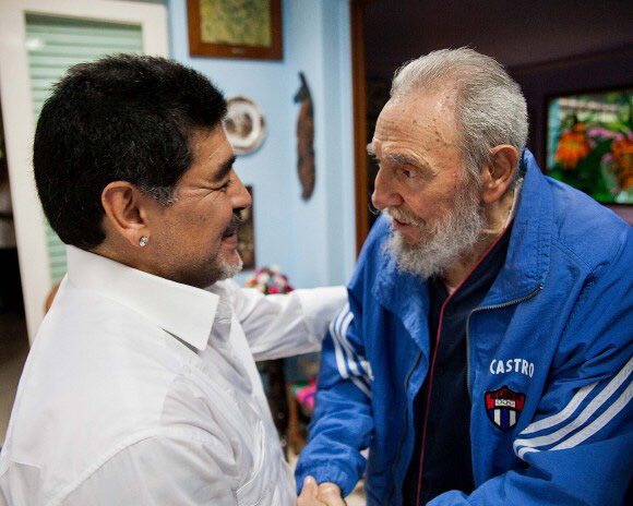A murit Fidel Castro. Maradona a fost prieten la cataramă cu liderul cubanez: ”M-am îndrăgostit de el, e singurul politician despre care nu se poate spune că e hoț”