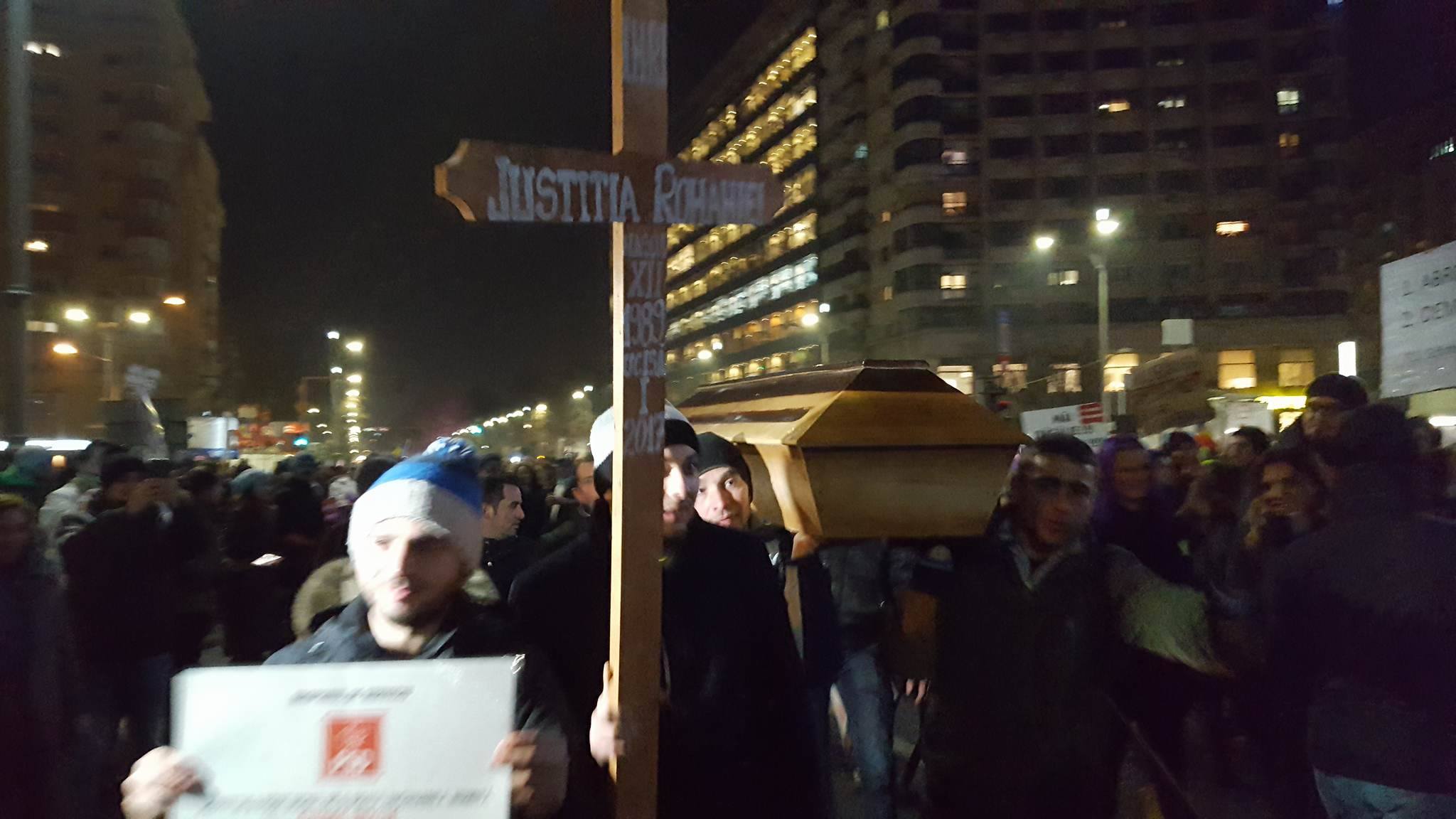 A patra zi de proteste. 300.000 de oameni au ieșit în stradă în toată țara | FOTO & VIDEO