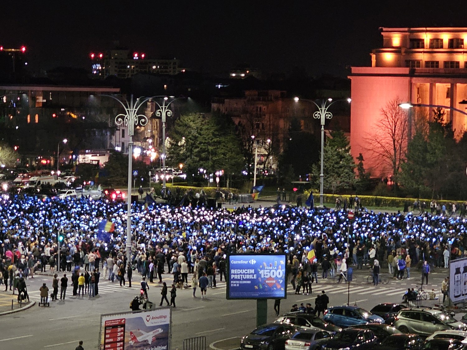 Miting EuRo Manifest în Piaţa Victoriei pentru susținerea apartenenţei la UE. Fanii lui Călin Georgescu, identificați de jandarmi