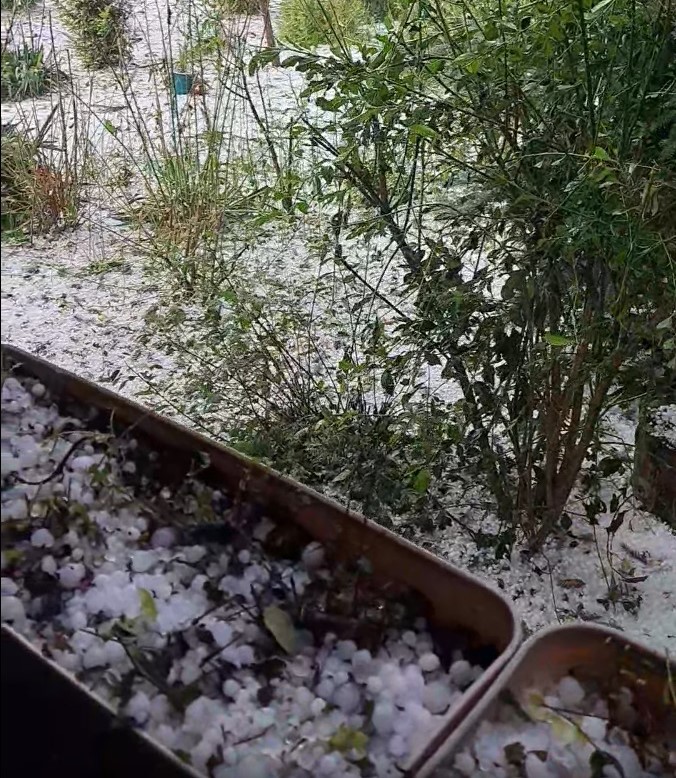 Localitatea din județul Neamț în care temperatura a scăzut de la 30 de grade Celsius la 12 grade, în numai 10 minute. Grindina a acoperit drumurile