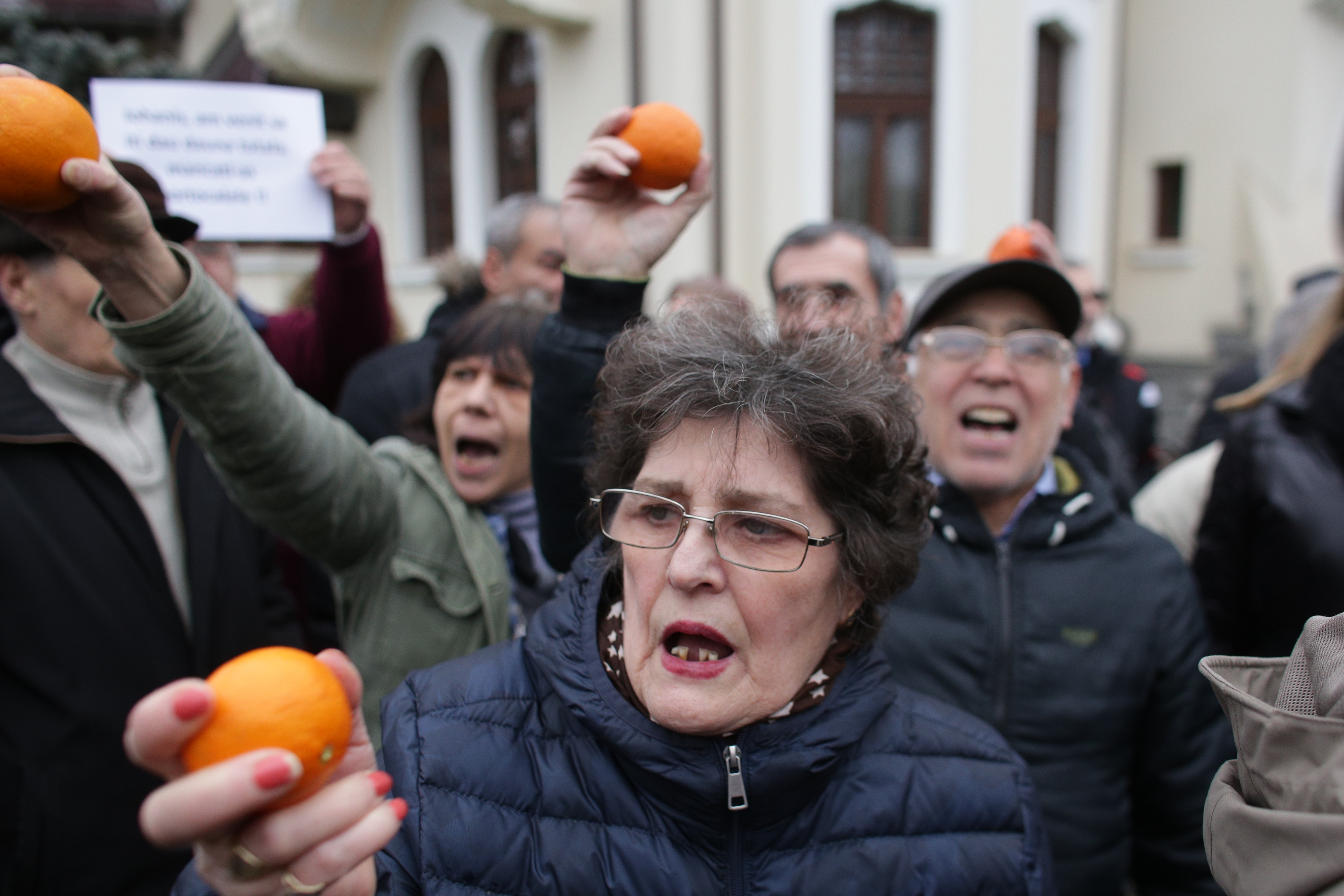 FOTO. Protest împotriva lui Iohannis la Palatul Cotroceni. Se cere anchetarea lui Kovesi