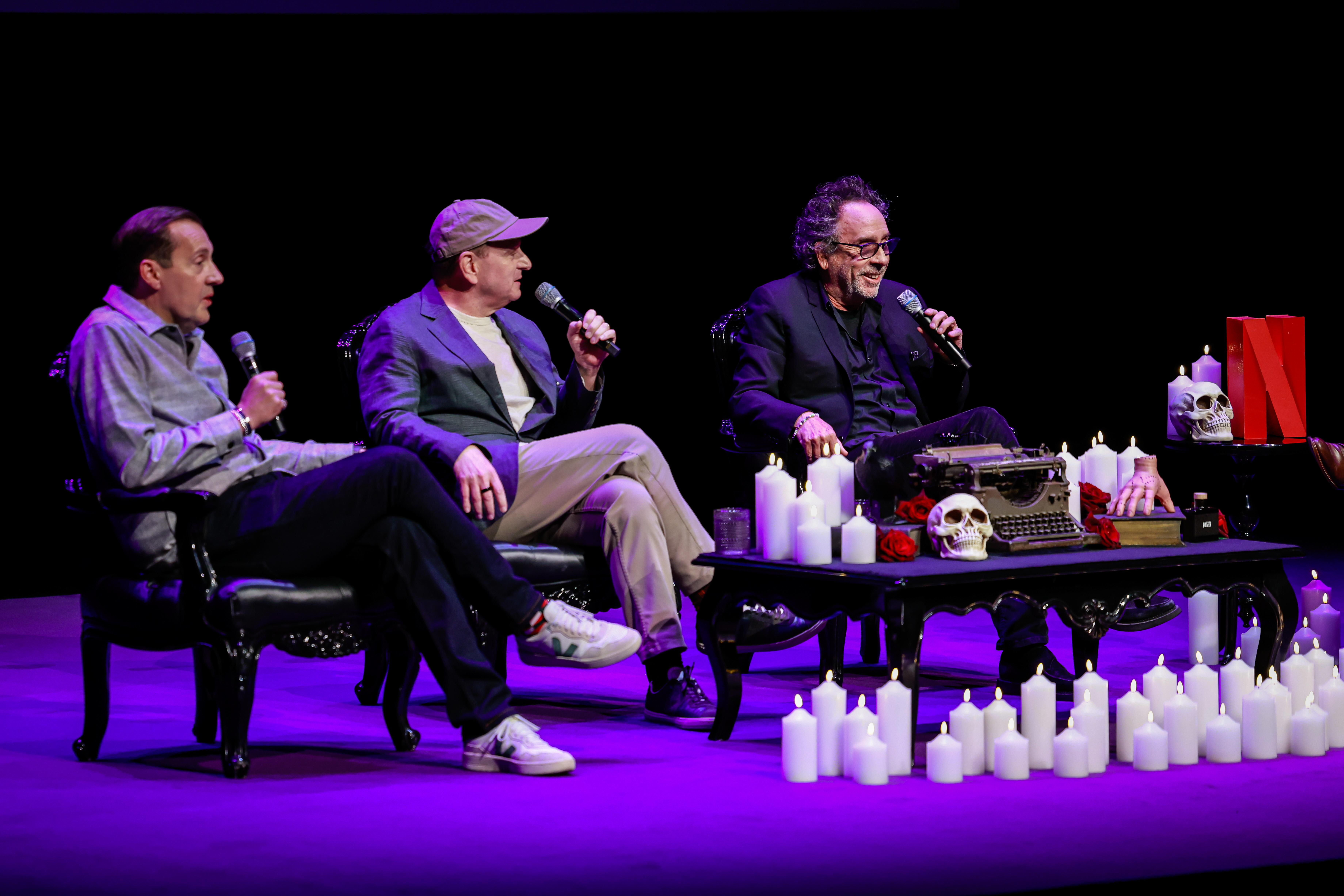 Tim Burton, despre schimbările din sezonul 2 al serialului Wednesday. Cum a fost să filmeze în Irlanda, după ce a renunțat la România