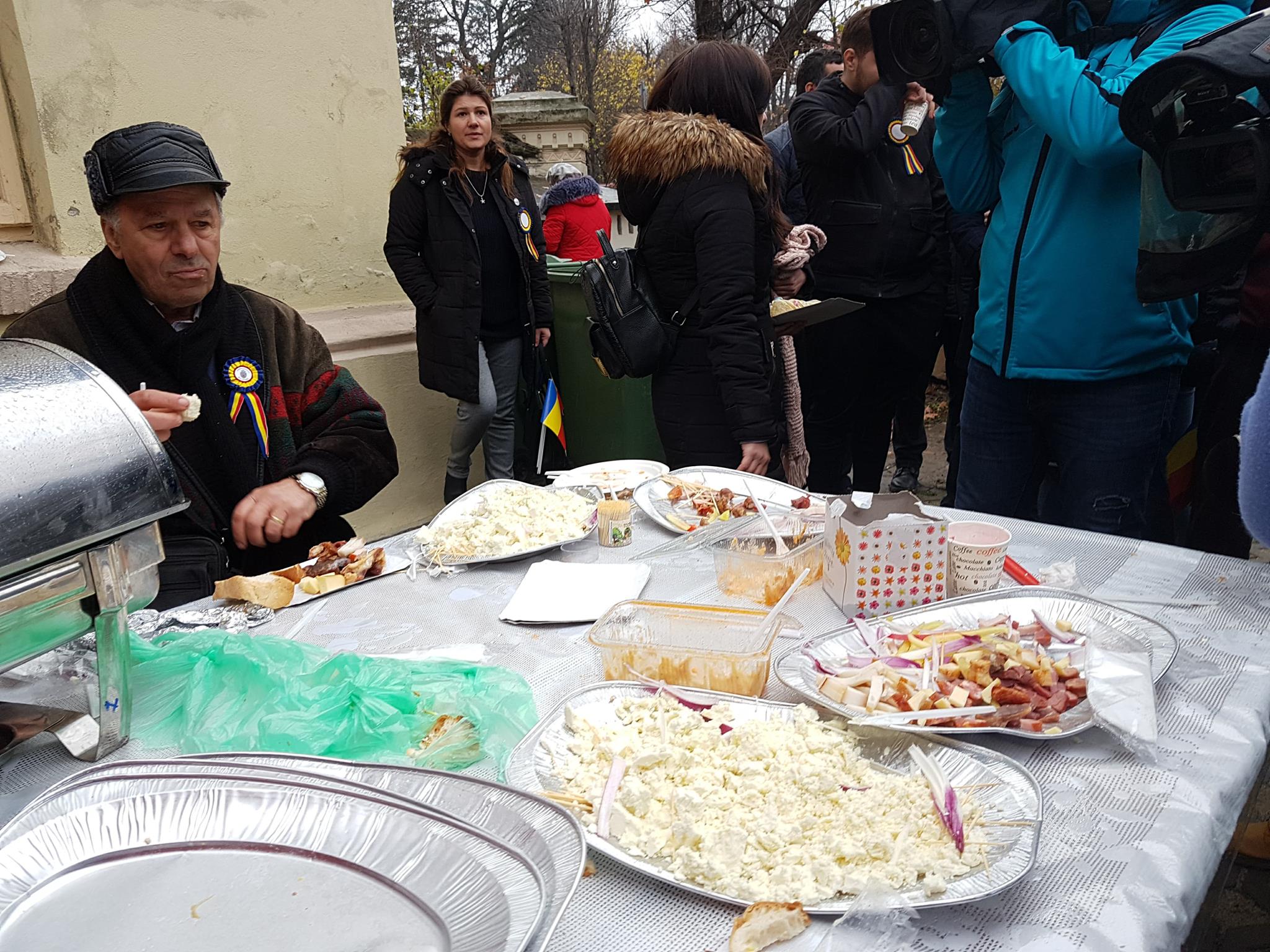 ALDE a dat petrecere în curtea sediului central de la Arcul de Triumf FOTO&VIDEO