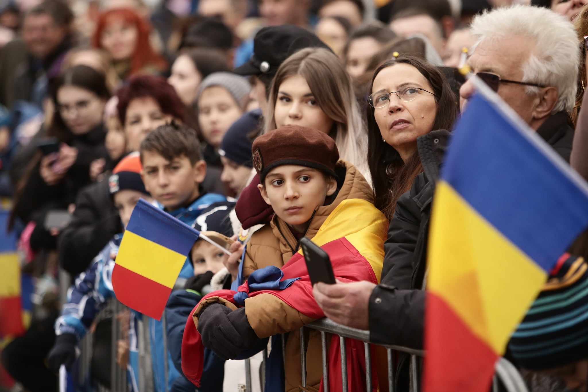 Parada de 1 decembrie 2023 din București. Peste 2.400 de militari, avioane F-16 și Eurofighter au defilat în fața a circa 100.000 de persoane