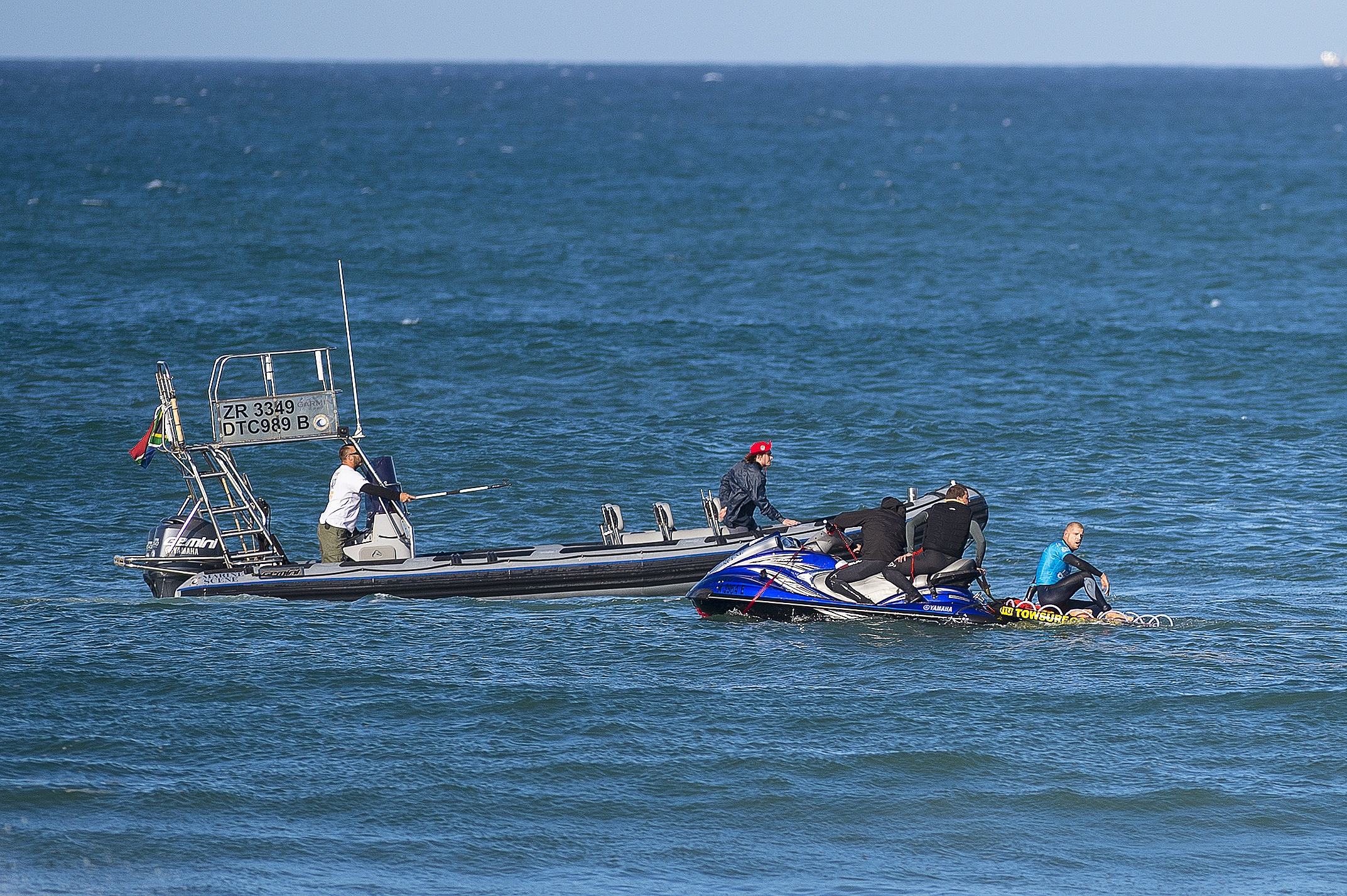 Un campion mondial la surf a fost atacat de un rechin | GALERIE FOTO & VIDEO