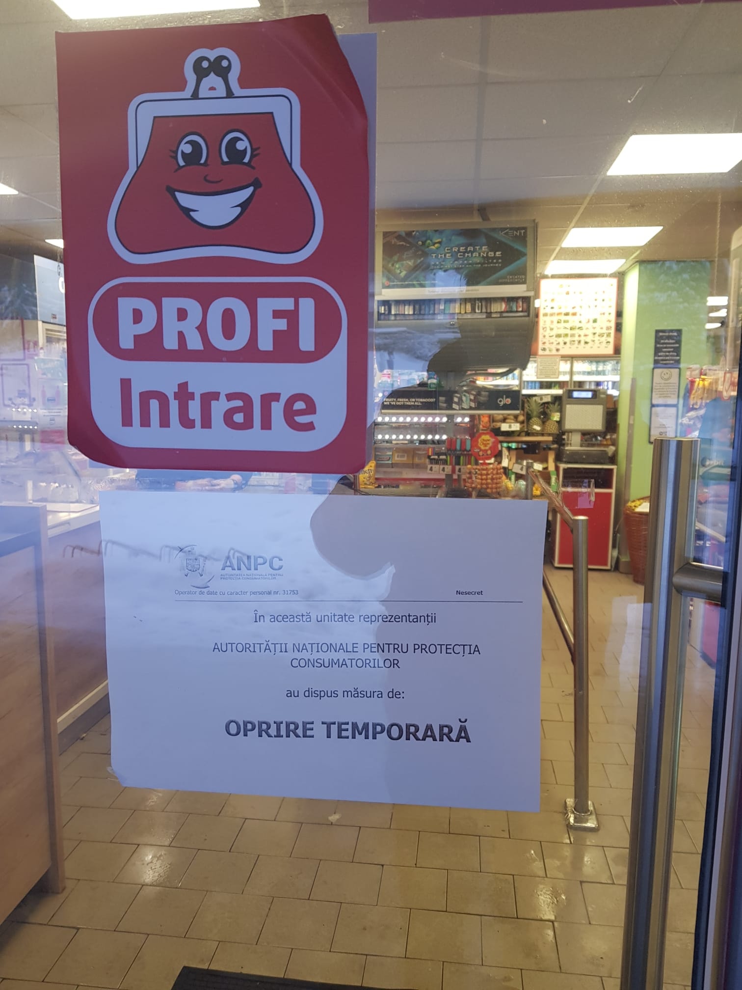 Sute de kilograme de alimente, oprite de la comercializare în două din cele mai populare stațiuni montane. Ce au descoperit inspectorii ANPC