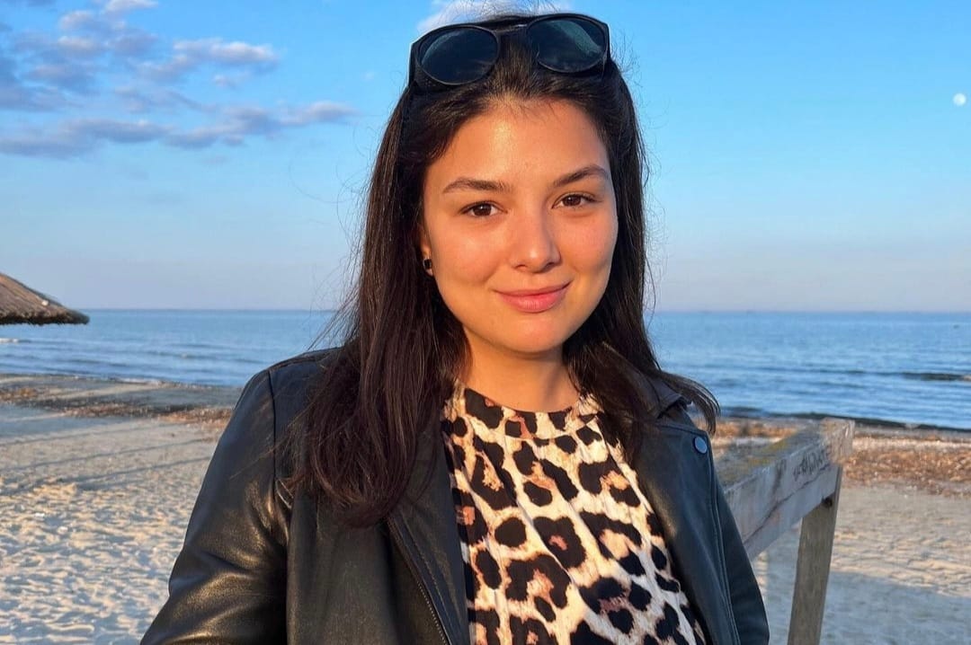 Maria Popovici luptă să își învingă cea mai mare teamă: „Mă liniștesc ștergând oglinda din baie, curăț chiuveta, mă uit la filme”