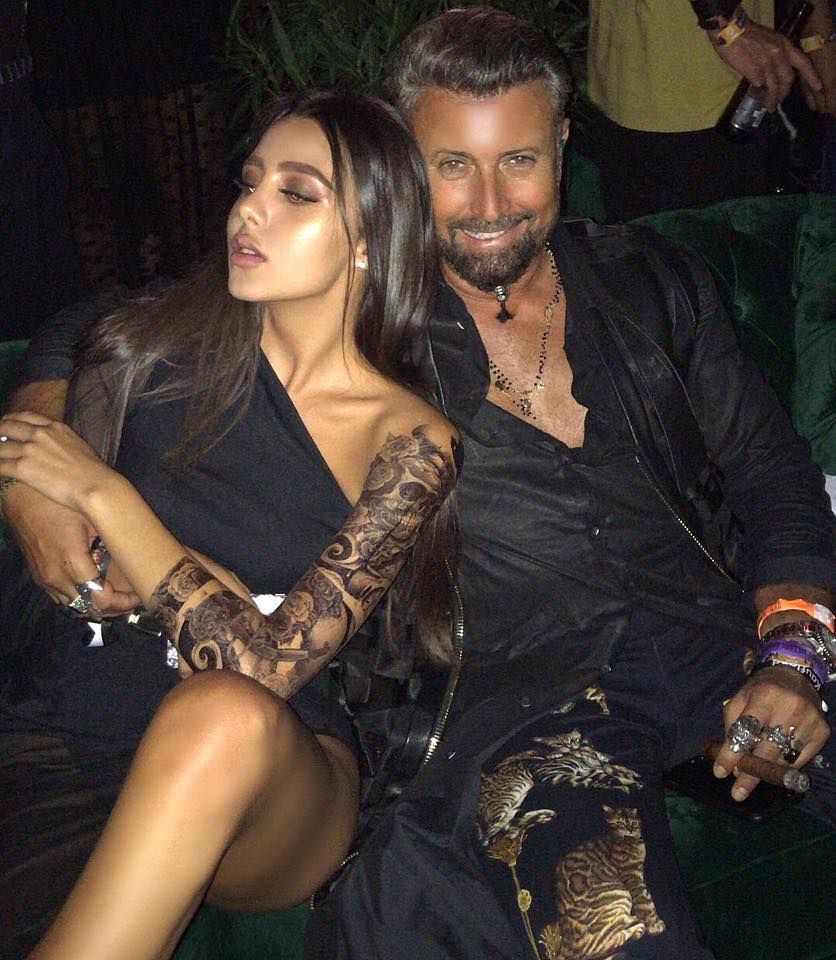 Cătălin Botezatu, distracție de zile mari cu o brunetă super sexy la Untold. Designerul nu s-a uitat la bani | FOTO