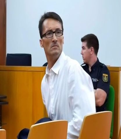 FOTO | Povestea lui Mark Acklom, cel mai căutat escroc al Marii Britanii. S-a dat drept agent secret și a prăduit o femeie de 1 milion de euro