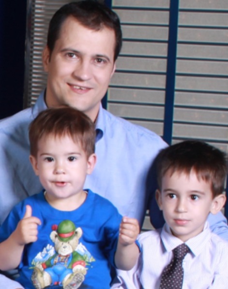 Imagini rare cu băiatul cel mare al lui Șerban Huidu. Rareș a împlinit 18 ani: „Astăzi este despre el. Doar despre el”