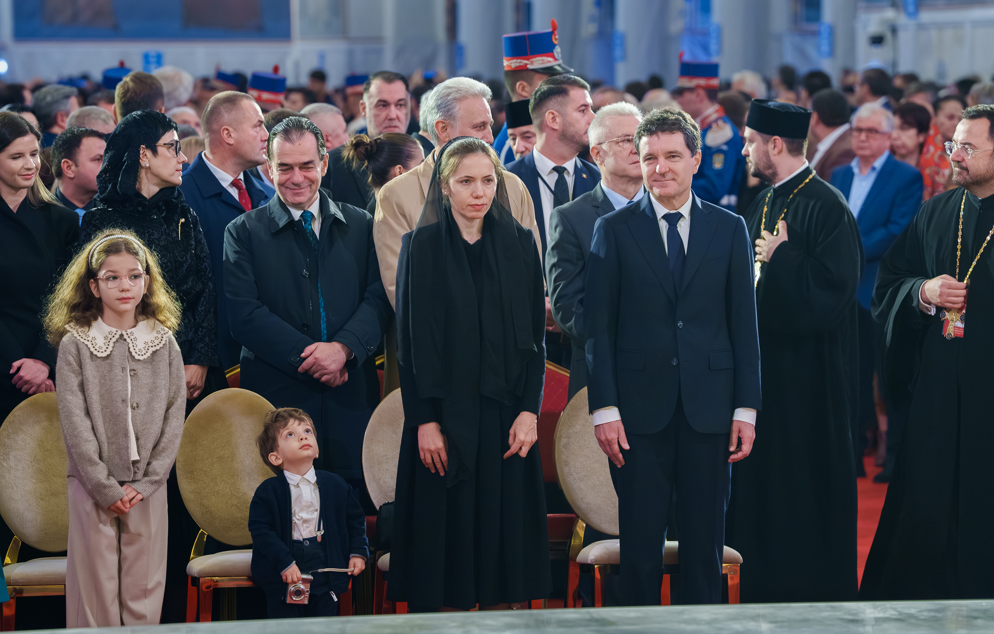 Dana Budeanu a criticat ținuta aleasă de Mirabela Grădinaru, partenera lui Nicușor Dan, la sfințirea Catedralei Mântuirii Neamului: „Alo, protocolu’ Cotroceni?”