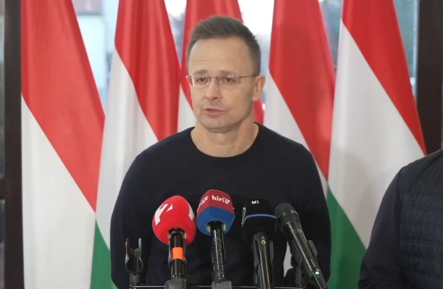 Szijjártó Péter: új helyzet van, Volodimir Zelenszkij halálosan megfenyegette Orbán Viktort - videó