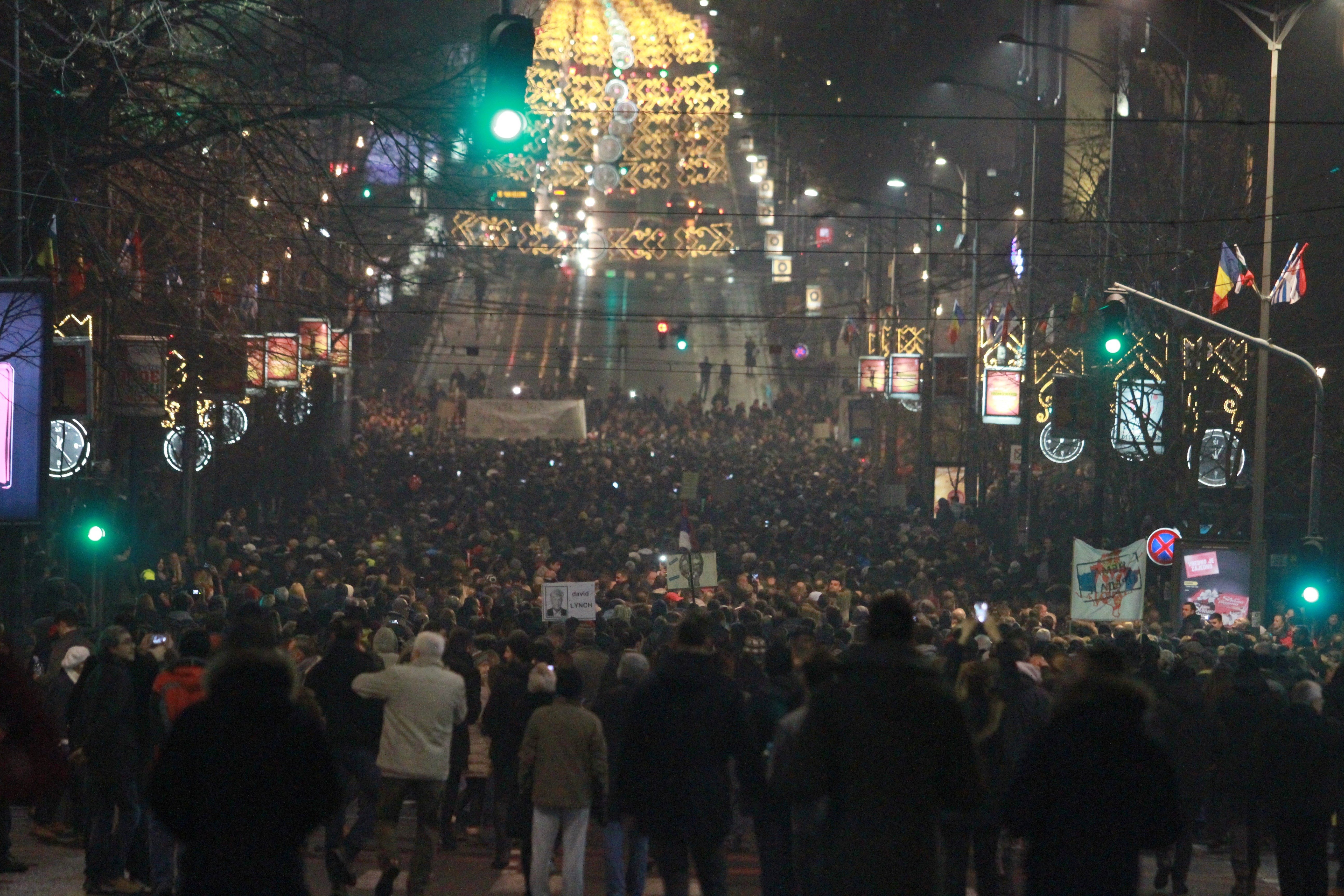 Proteste în Serbia față de președinte. Mii de oameni au ieșit în stradă / FOTO&VIDEO