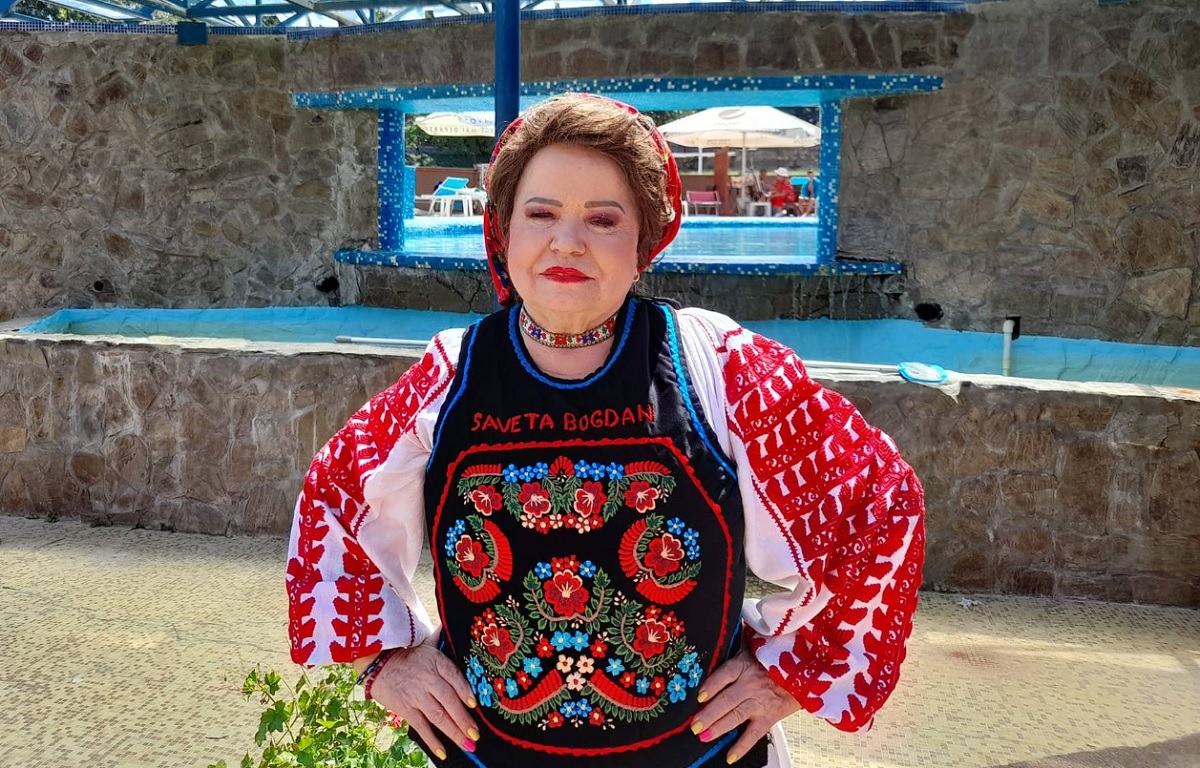 Saveta Bogdan, nevoită să se încălzească prin magazine din cauza frigului din casă. Ce spune despre Ilie Bolojan: „Crede că strânge acum banii”