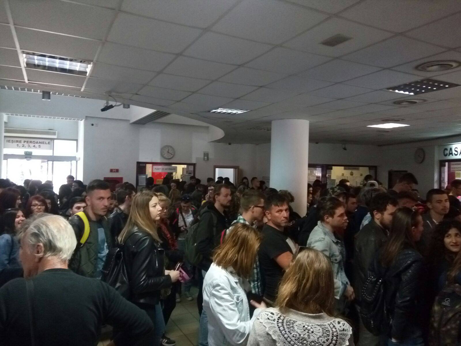 Minivacanța de 1 Mai, la final. 60.000 de turiști se mută în trafic! Accident în lanț pe Autostrada Soarelui