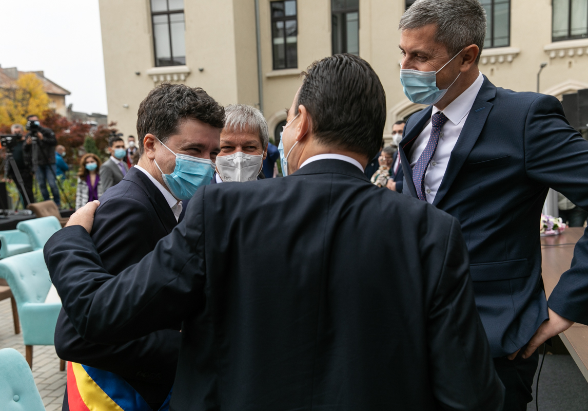 REPORTAJ | Prima zi cu Nicușor. “Nu ne-am luptat pentru jucării”. Primarul Bucureștiului a citat din Avram Iancu și s-a retras la discuții cu Ludovic Orban