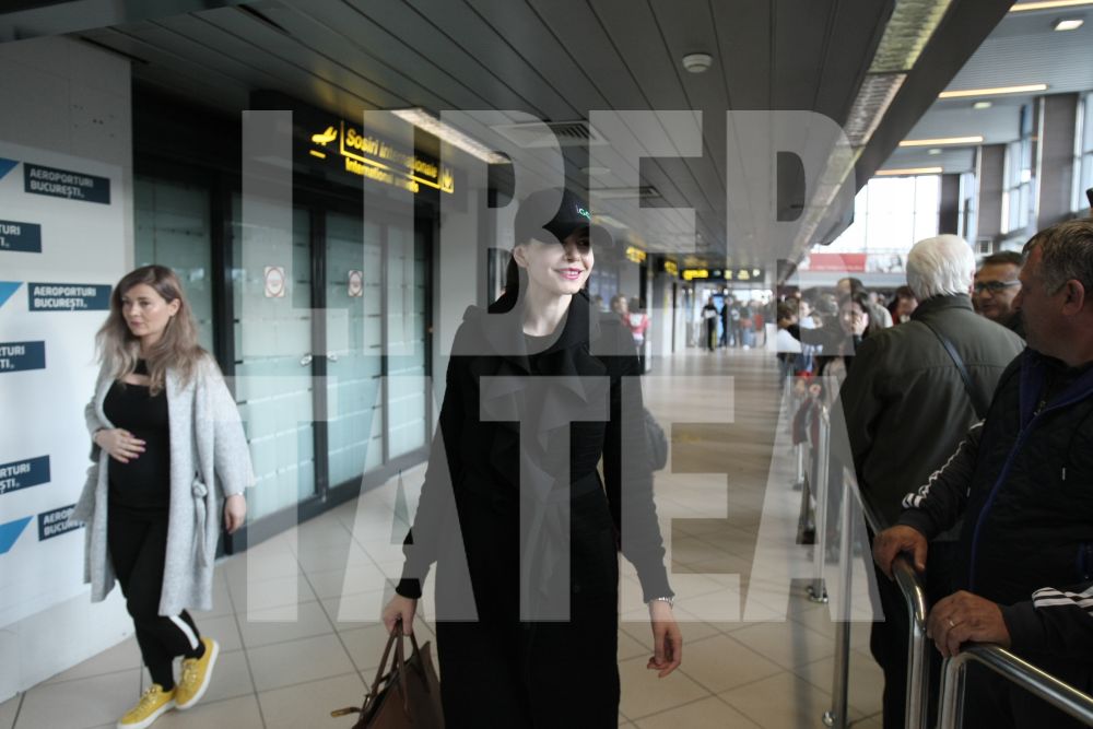 FOTO EXCLUSIV / Monica Gabor a ajuns în România pentru a petrece Paștele cu Irinuca. Se gândește la al doilea copil!