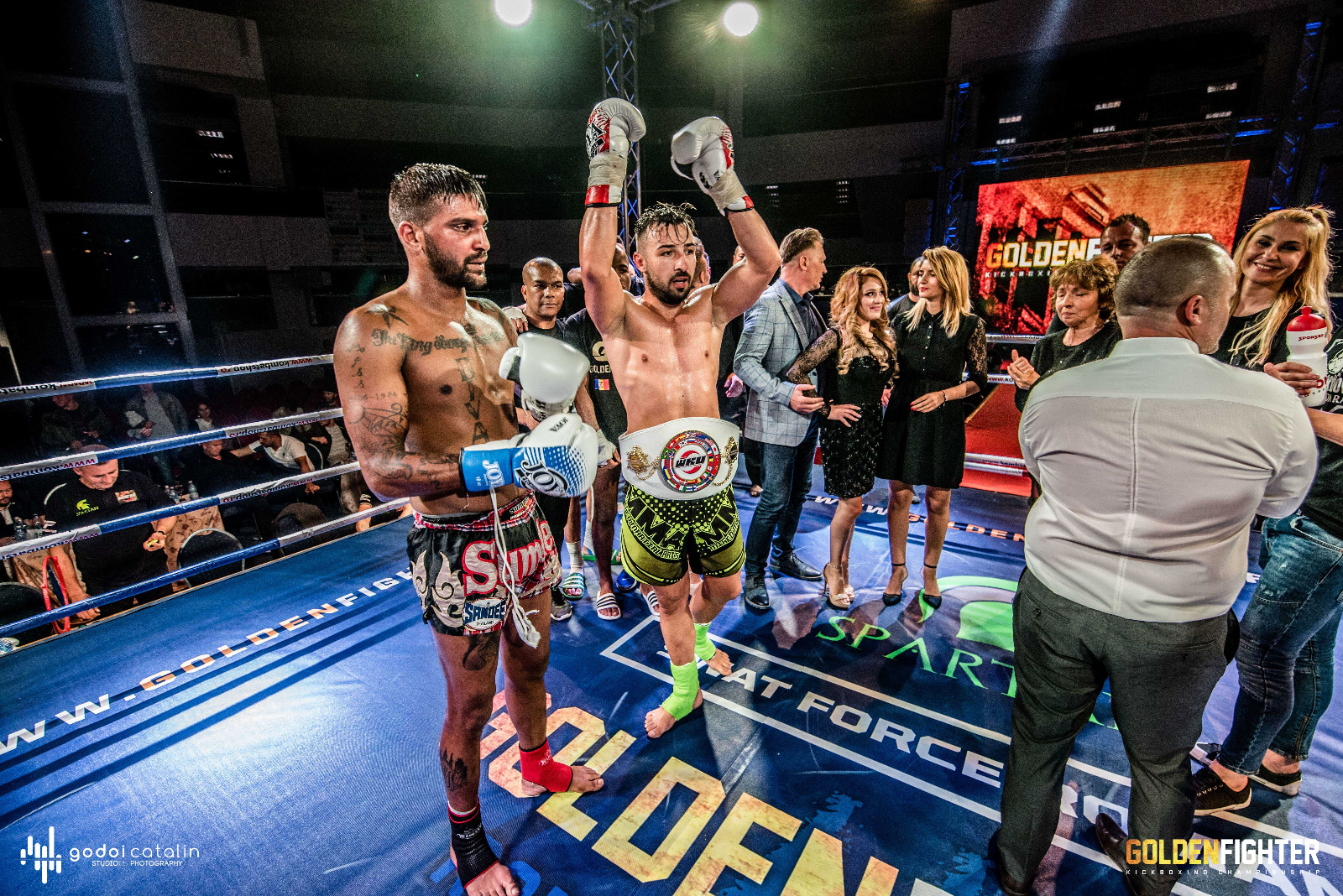 Meciuri spectaculoase la Golden Fighter Craiova. Centura intercontinentală WKU a fost câștigată de Adrian Mitu FOTO&VIDEO