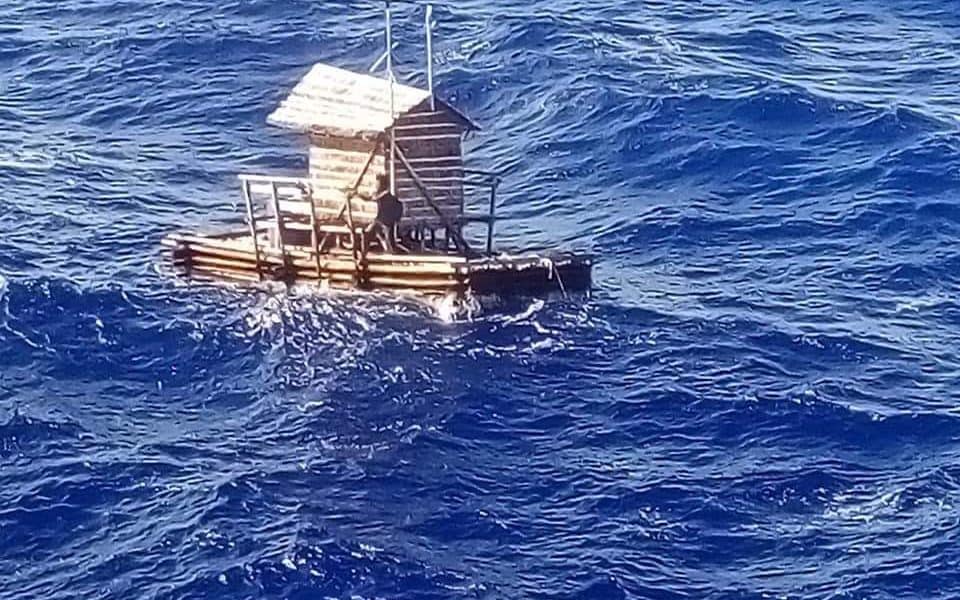 Cum a supraviețuit un indonezian în Oceanul Pacific, 49 de zile, pe o colibă plutitoare (VIDEO)