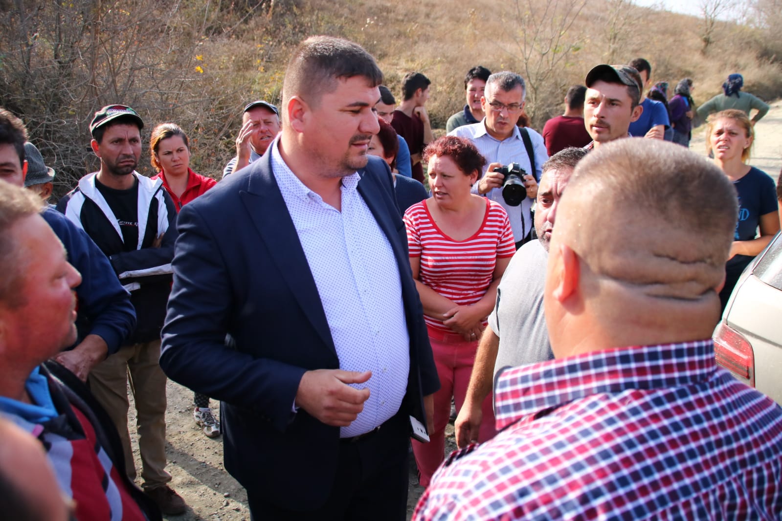 VIDEO&FOTO/Jale mare în satul doljean unde s-a înregistrat un caz de pestă porcină: “Eu mor până diseară, mor înaintea porcilor”