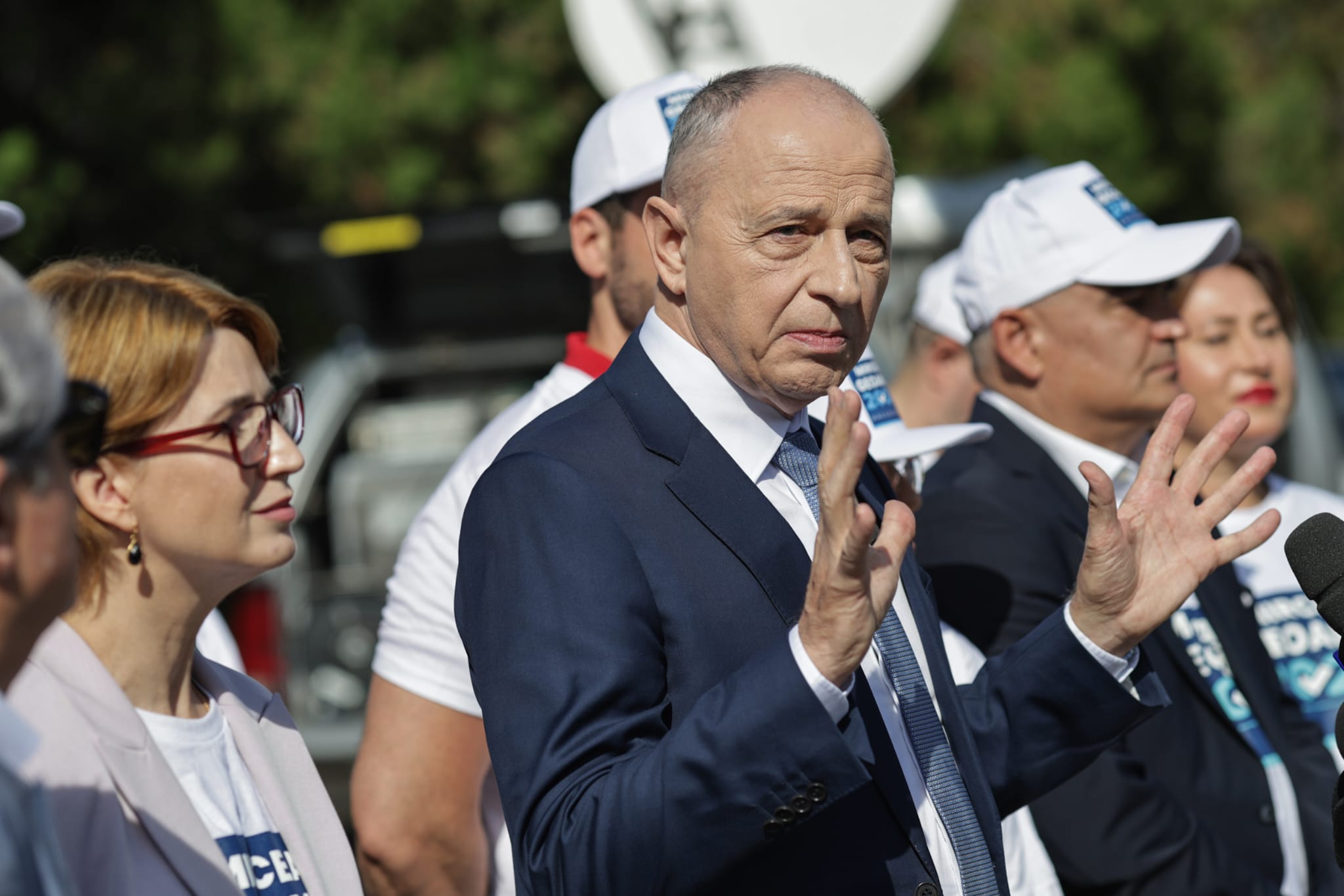 Mircea Geoană și-a depus candidatura la prezidențiale: „Nu vreau să mă plimb sau să dorm”. A promis că va face publice cheltuielile Administrației Prezidențiale