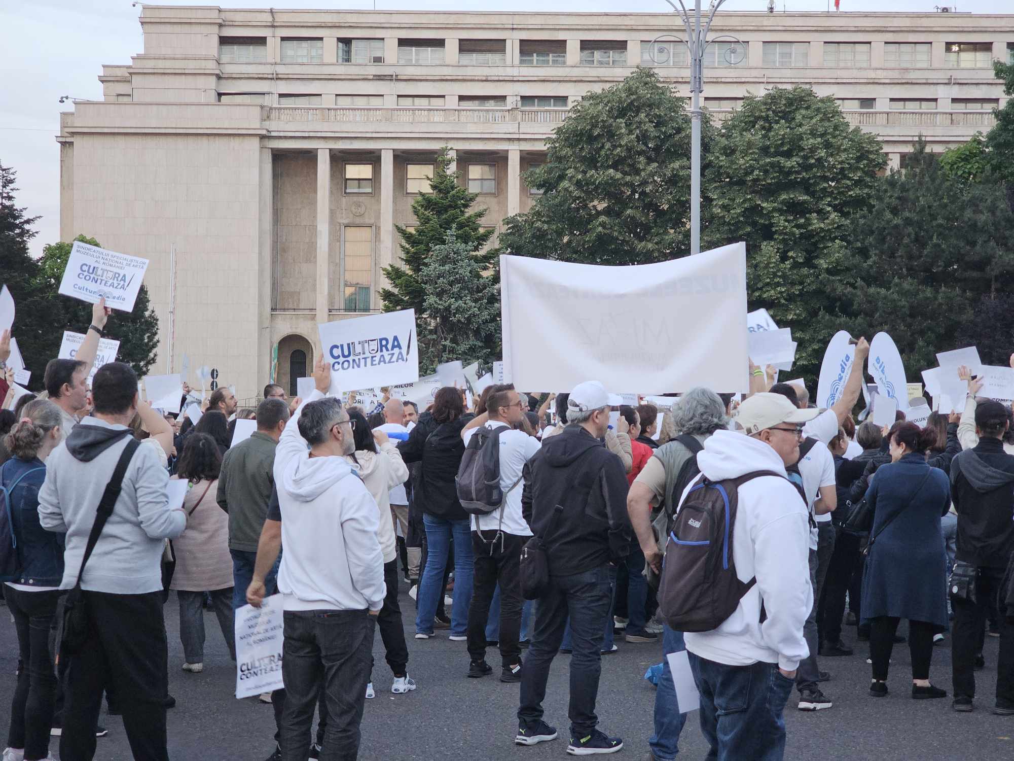 Noaptea Muzeelor 2024: protest al angajaților din muzee și biblioteci în seara evenimentului. Ce instituții sunt deschise la București