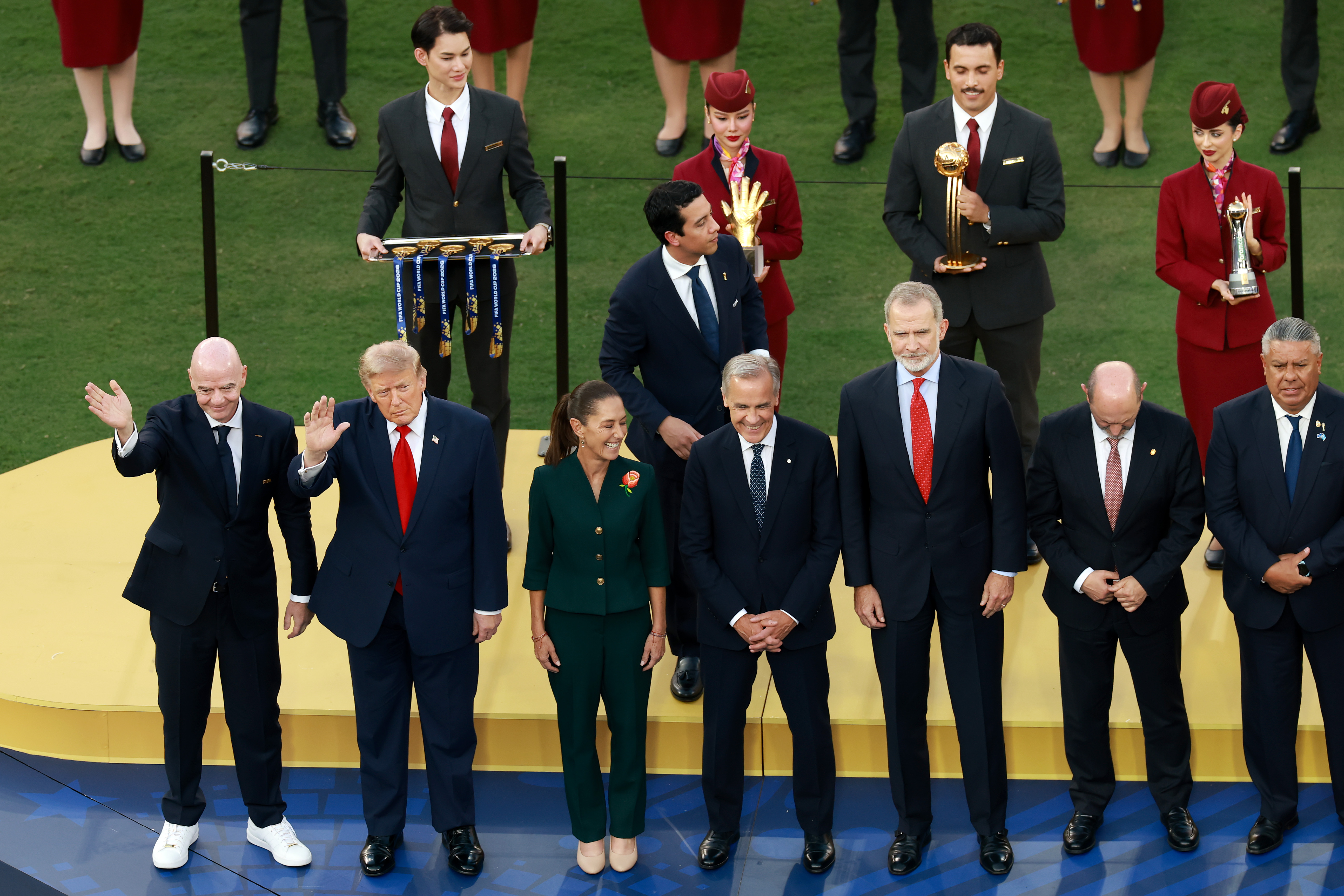 Cine este românca care a ținut trofeul lui Pau Cubarsi la finala Cupei Mondiale 2026. A fost pe scenă la ceremonia FIFA