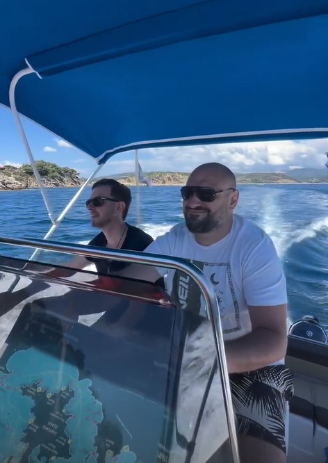 Vedetele din România care au ales Grecia pentru vacanța de vară. Imagini din destinațiile preferate
