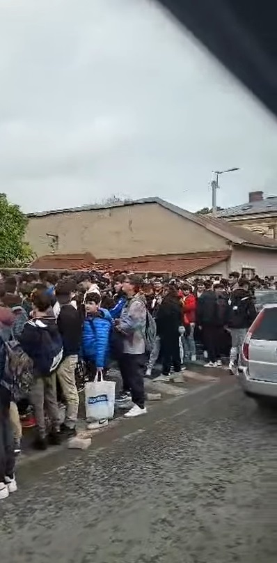 Coadă la o șaormerie din Călărași, unde a apărut Dorian Popa: „La fiecare deschidere e gratis pentru toată lumea”
