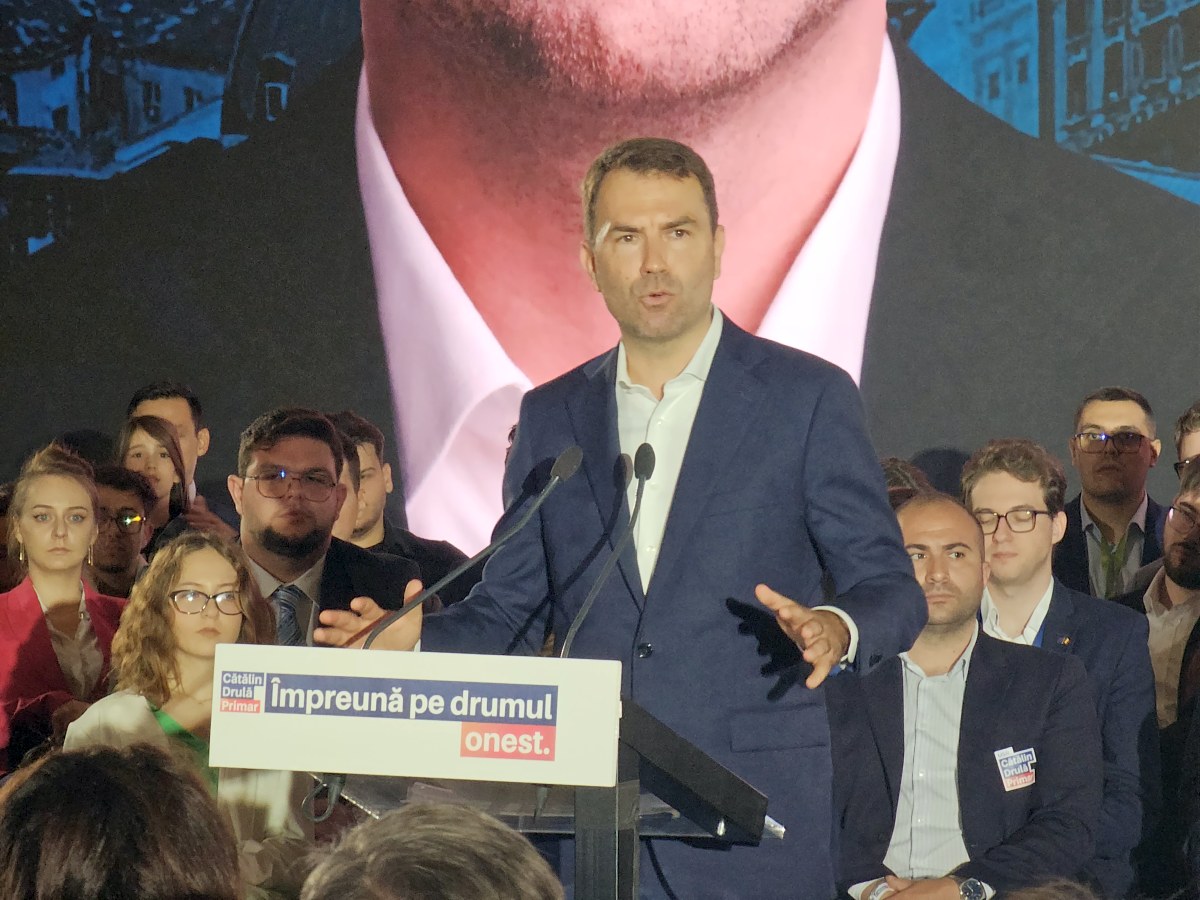 Cătălin Drulă și-a lansat candidatura la Primăria Capitalei alături de Nicușor Dan, primul președinte care merge la un astfel de eveniment