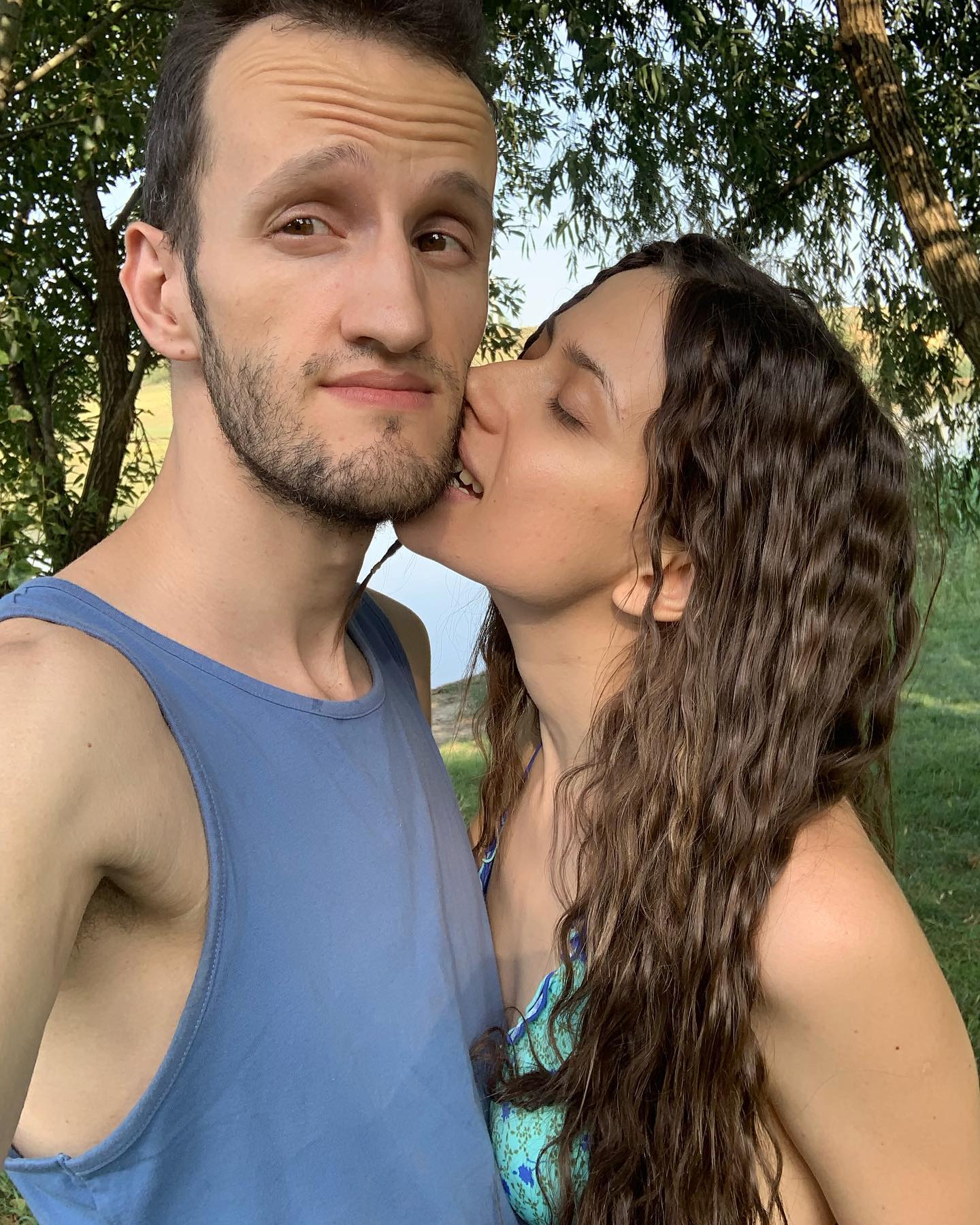„Omul cu Tourette”, câștigătorul de la „iUmor”, s-a căsătorit în secret cu iubita lui. Când a avut loc evenimentul