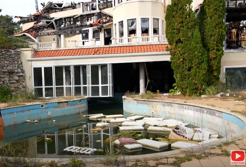 Ce a găsit Irinel Columbeanu în vila din Izvorani: „Irina a rămas cea mai prețioasă amintire a mea”. Casa a ajuns o ruină, după ce a ars 9 ore