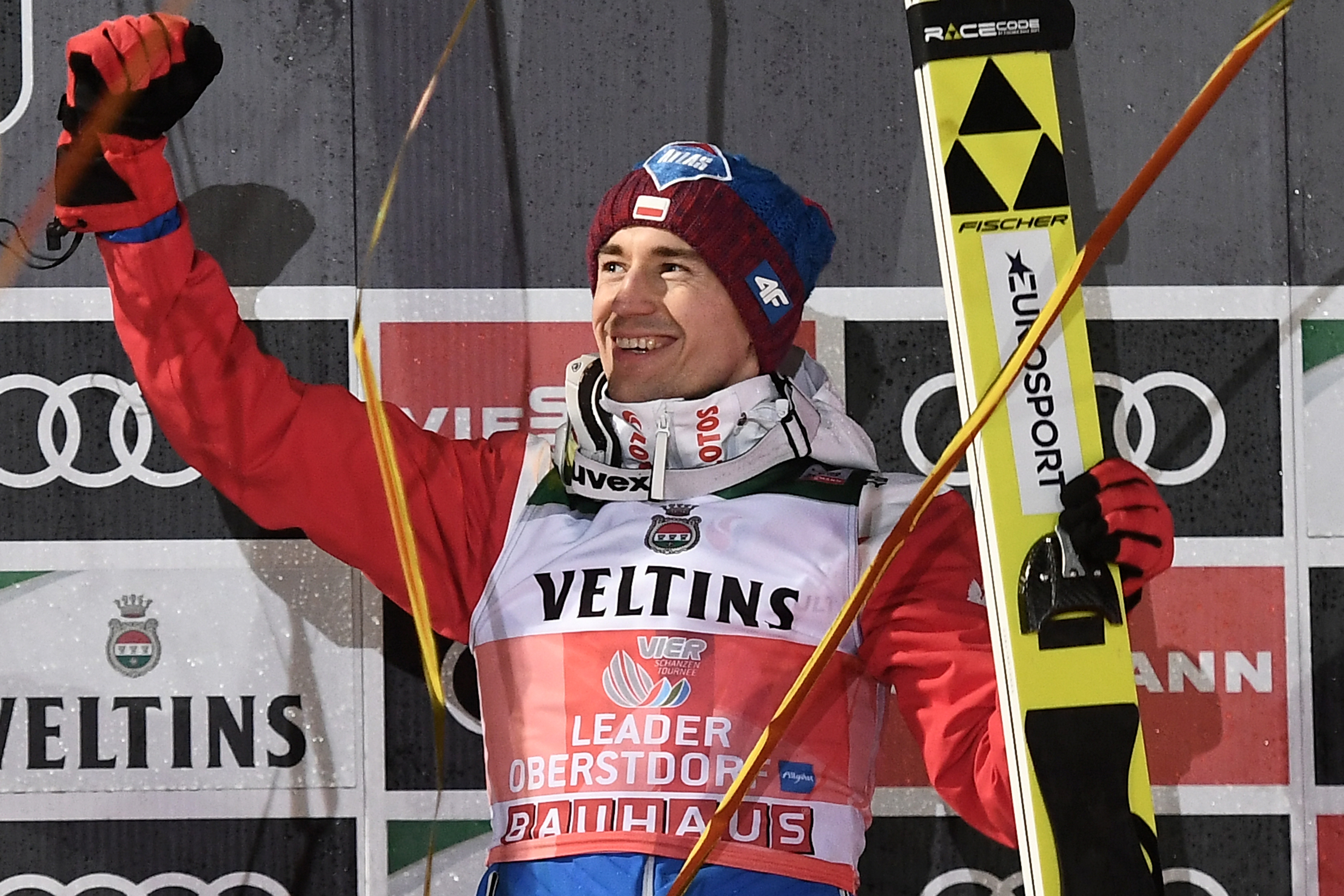 Turneul celor 4 Trambuline 2017/ 2018. Polonezul Kamil Stoch, în istorie! 4 victorii din 4, recordul vechi de 16 ani a fost egalat / FOTO&VIDEO