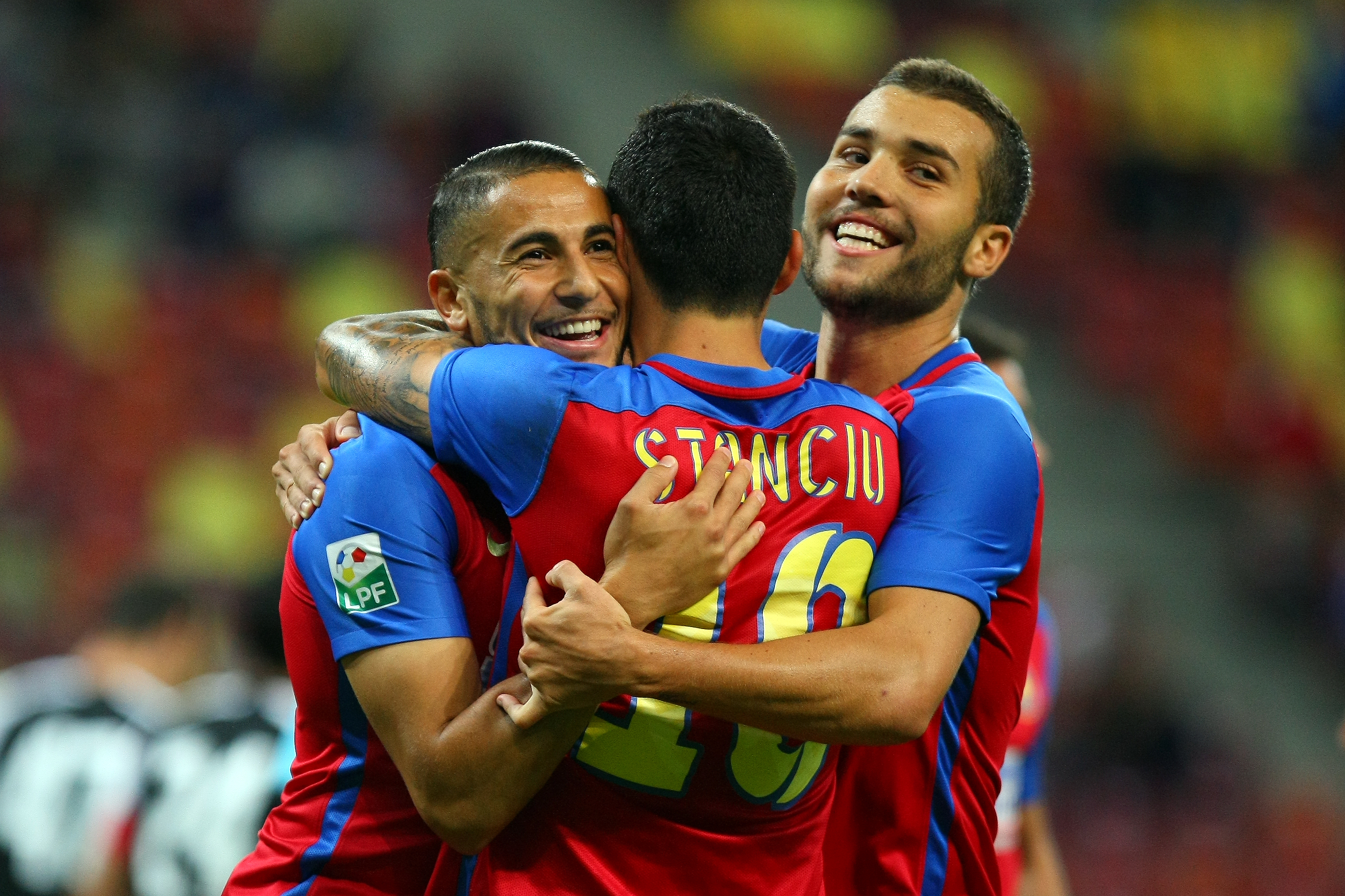 Liga I: Steaua - FC Voluntari 3-1. ^Hamroun, Chipciu și Stanciu l-au ridicat de pe bancă pe Rădoi, antrenorul fără licență al campioanei. Odată cu el, și pe ”principalul”-marionetă Țiți Dumitriu / GALERIE FOTO