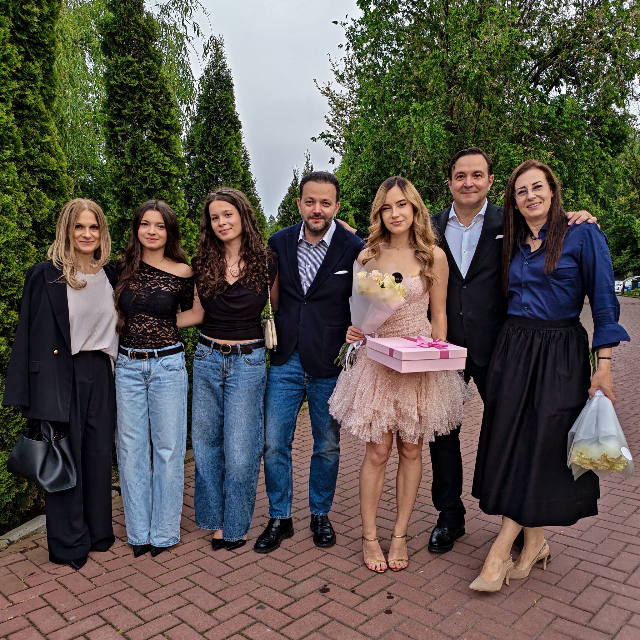 Imagini rare cu Mihai Morar și soția sa, Gabriela, la cununia civilă. Cum arătau în urmă cu 20 de ani