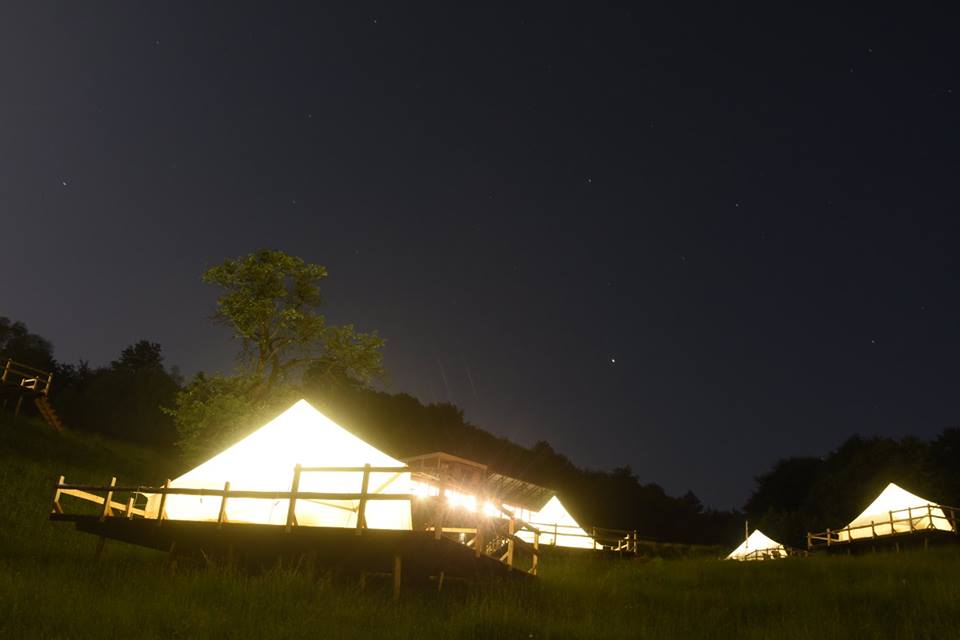 Camping de lux în Munții Făgăraș! Stai la cort, ca la hotel