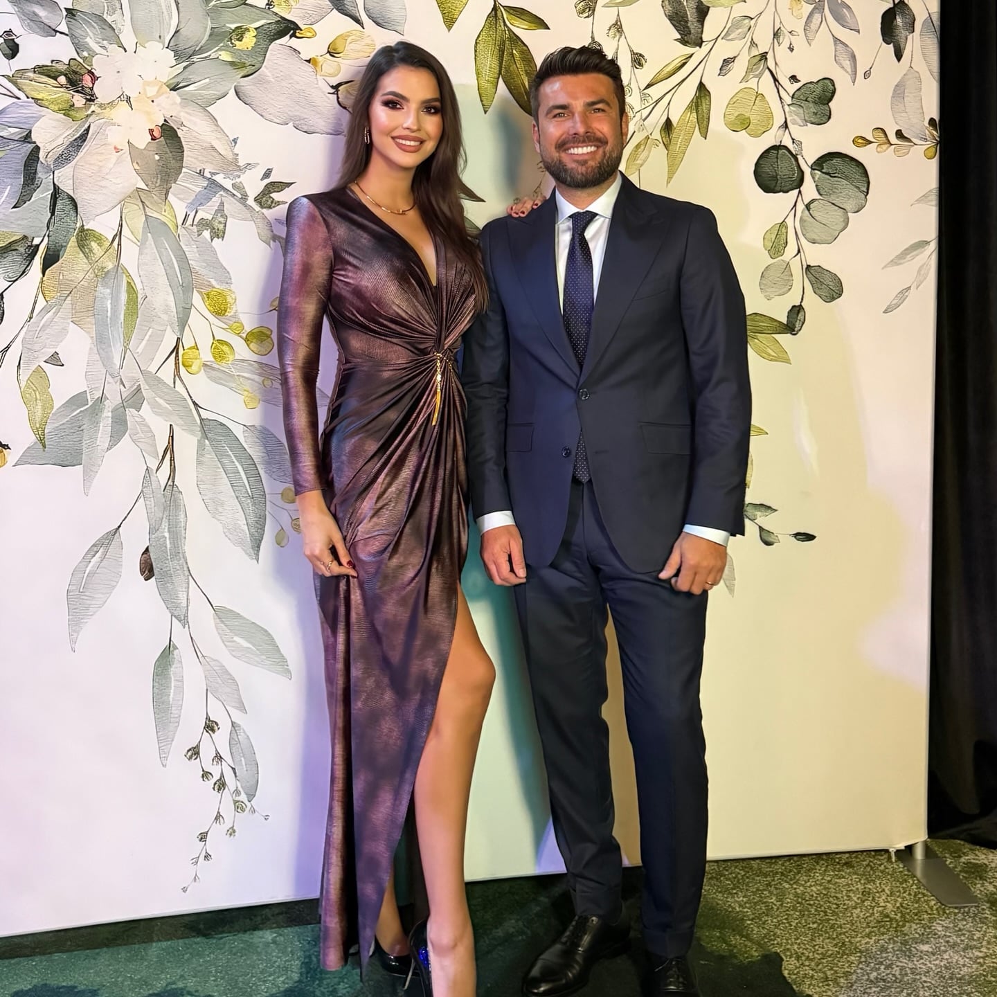 Imagini rare cu fata cea mare a lui Adrian Mutu. Maya a absolvit facultatea, iar părinții i-au fost alături