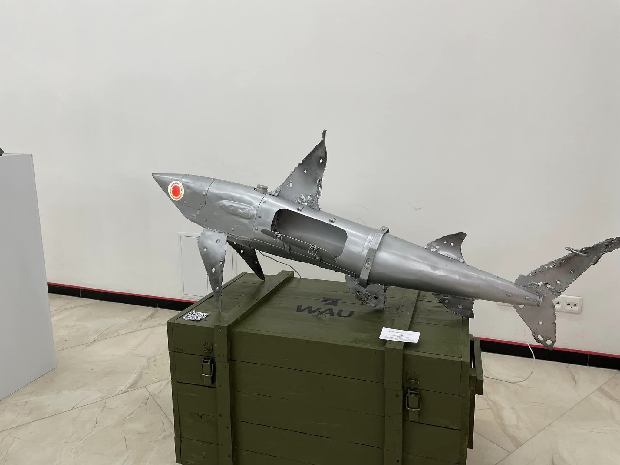 Expoziție de obiecte de artă create din fragmente de bombe și rachete rusești, deschisă la Kiev: „Instrumentele crimelor, simboluri ale renașterii”