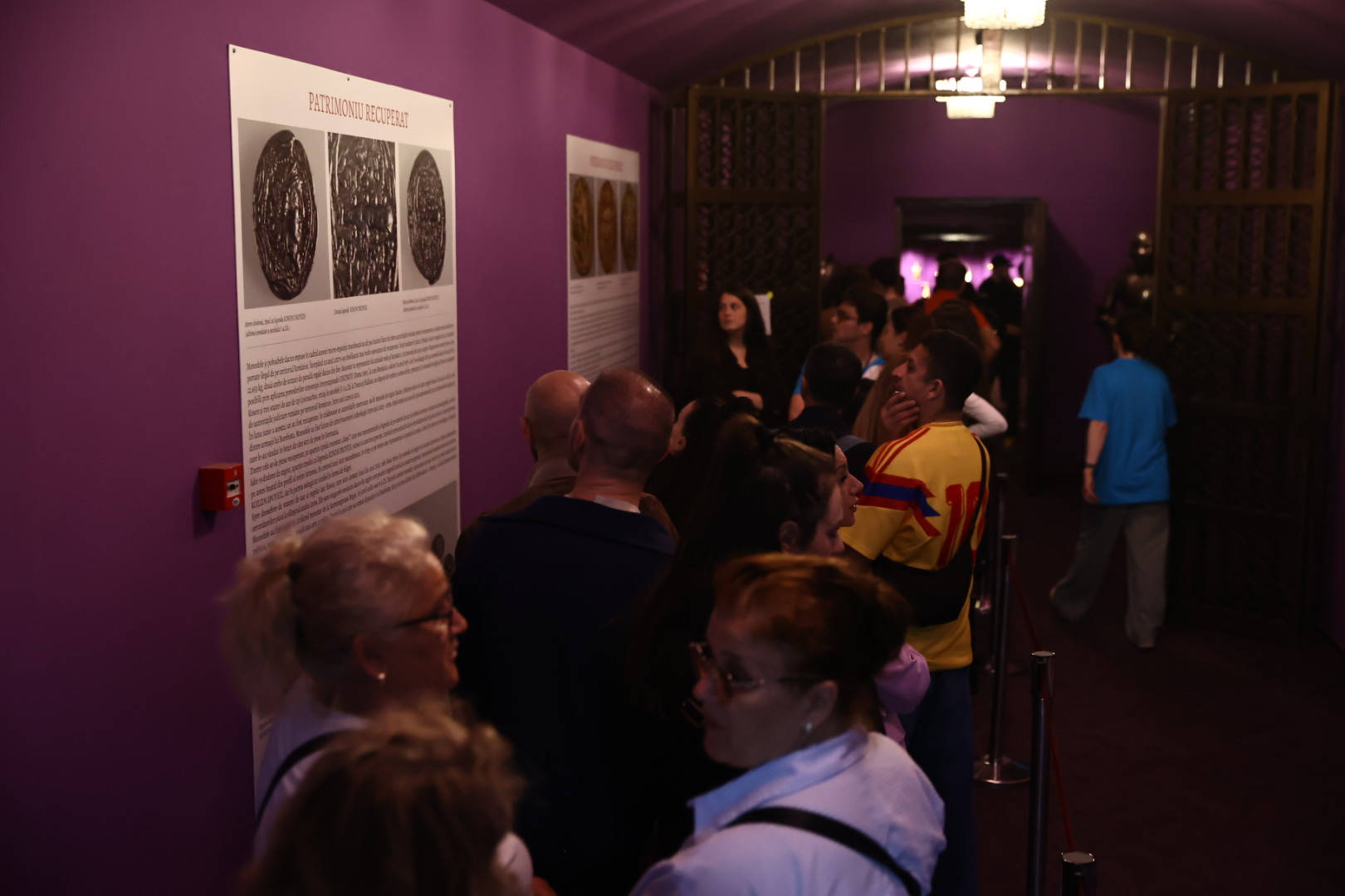 Noaptea Muzeelor 2026. Mii de oameni au stat la coadă ca să vadă muzee gratuit în București