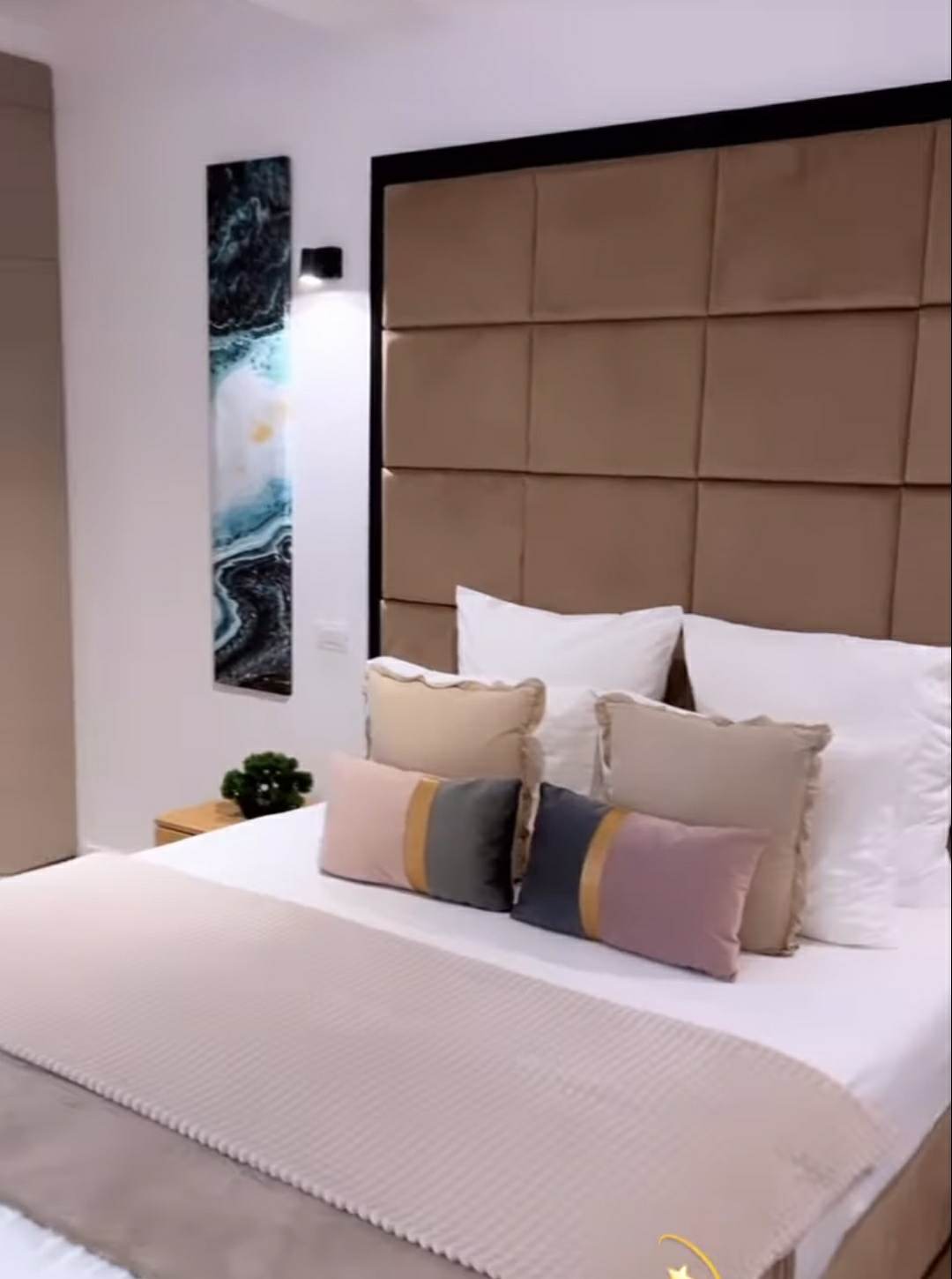 Cât costă cazarea de 1 Mai în hotelul deținut de Andreea Bănică la Eforie Nord. A investit 8 milioane de lei în afacere