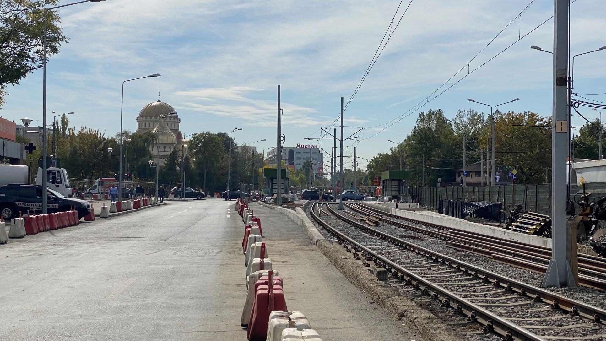 FOTO. În vizită pe șantierul de pe linia lui 41, de la Piața Drumul Taberei. „Băgăm material, muncim fără pauză numai să terminăm la timp”