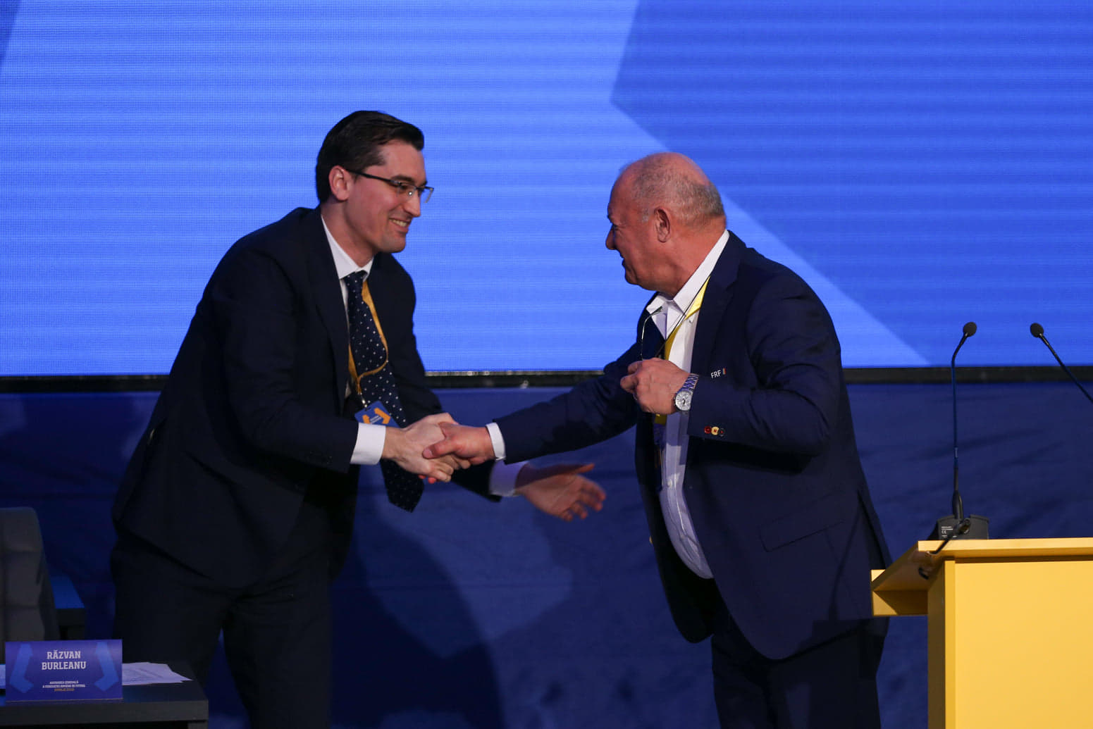 FOTO | Adunarea Generală a FRF 2019. S-a schimbat sigla FRF. Trolere și alte suveniruri, cadou pentru membri! Cine e Maria Ceaușilă, senzația zilei