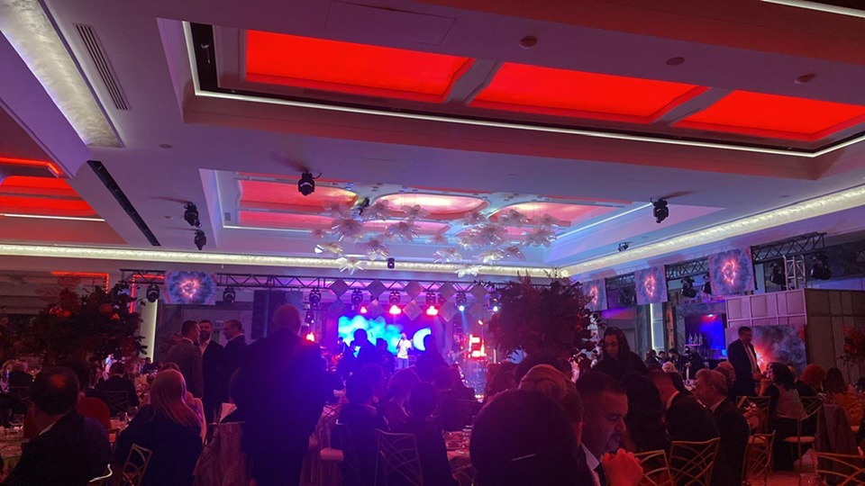 Ingineria financiară prin care Primăria Râmnicu Vâlcea a organizat evenimentul-emblemă „Balul Râmnicului”. Ce sume au încasat Florin Ristei și Diana Matei