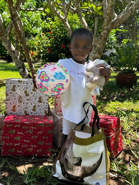 Ela Crăciun a adoptat cel de-al treilea copil din Africa. „Mă mulțumesc cu șansa de a-i ajuta pe cei trei frați”